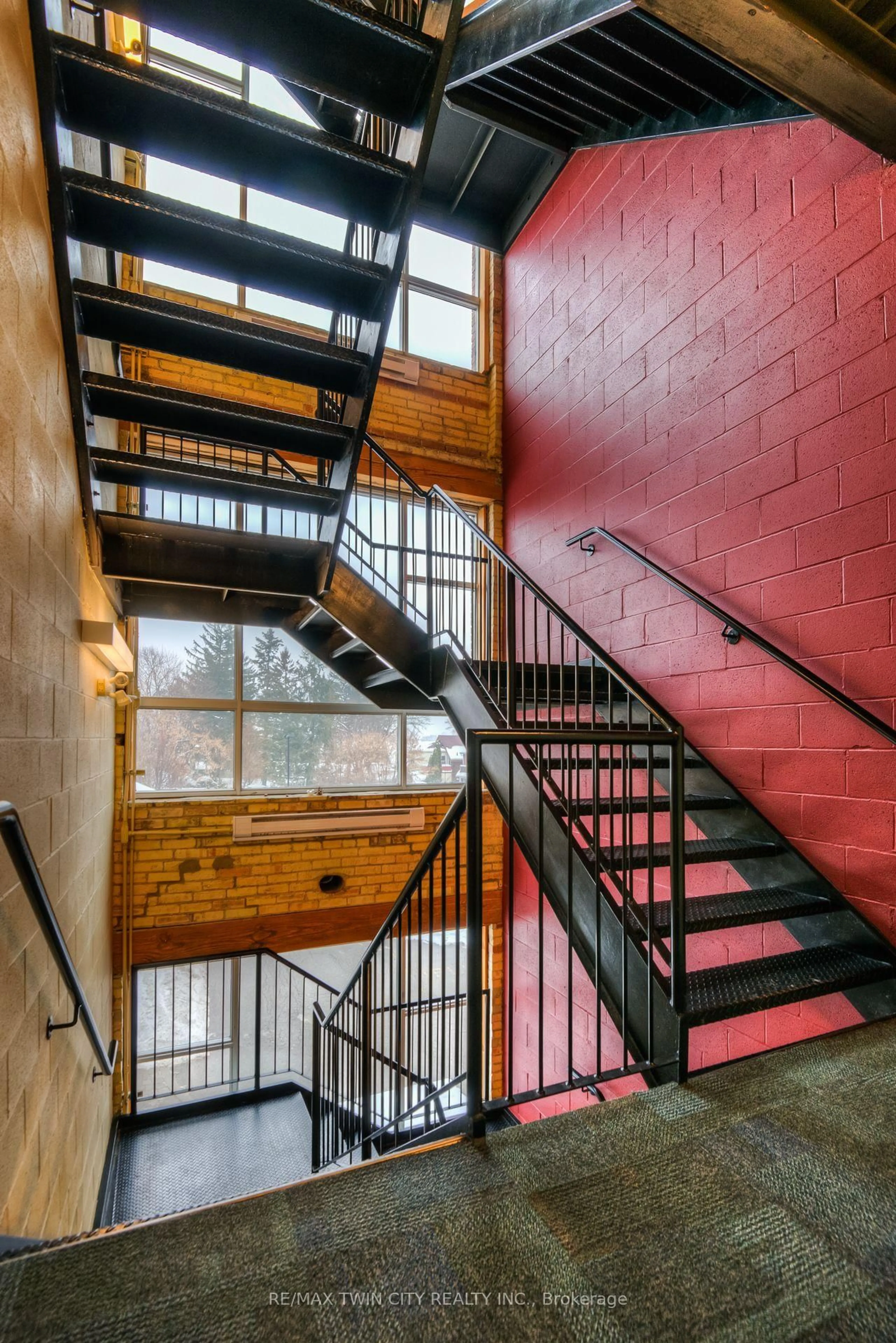 Unknown for 120 Mansion St #608, Kitchener Ontario N2H 0A1