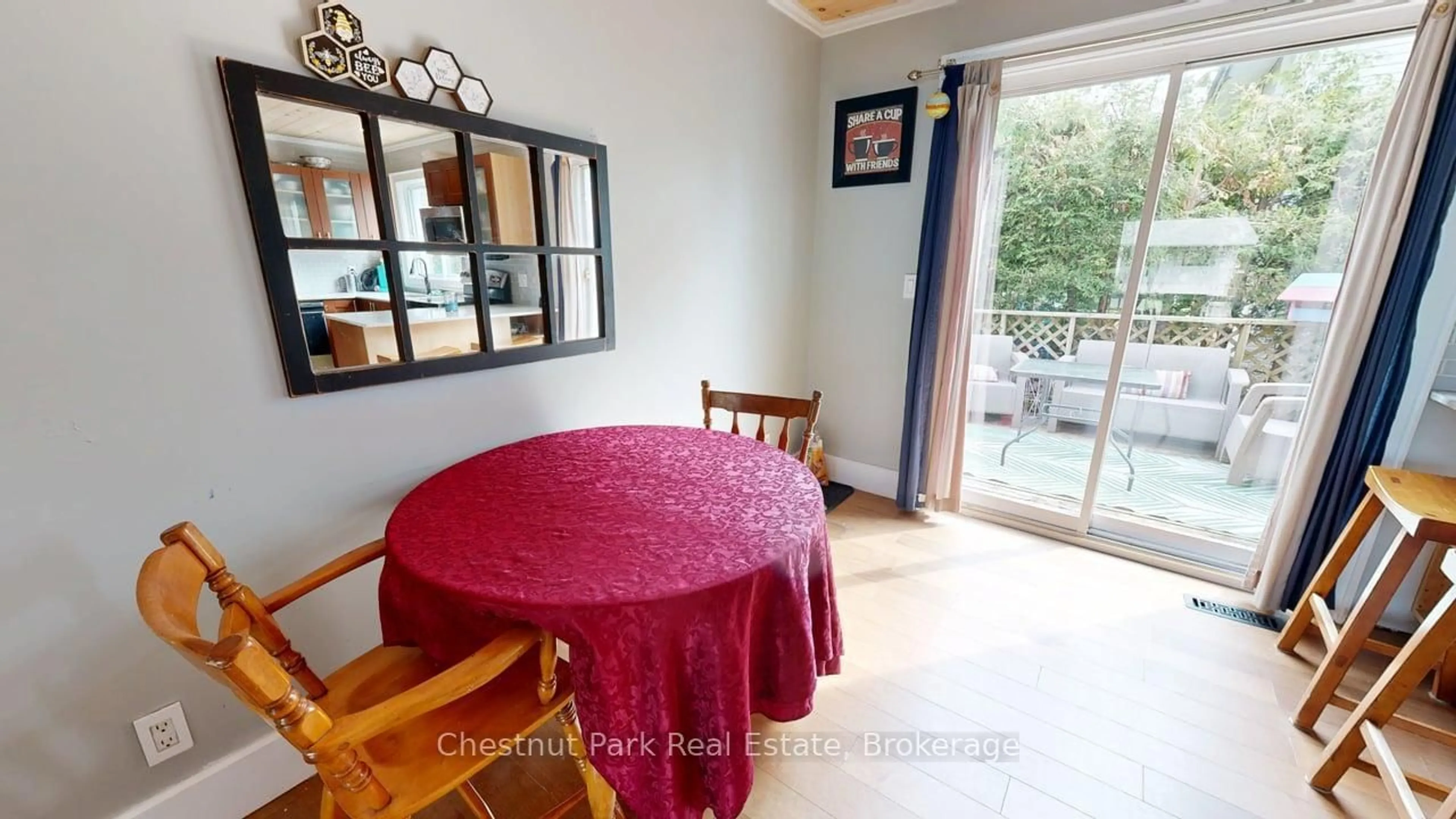 Dining room, ceramic/tile floor for 335 Wellington St #2, Bracebridge Ontario P1L 1B7