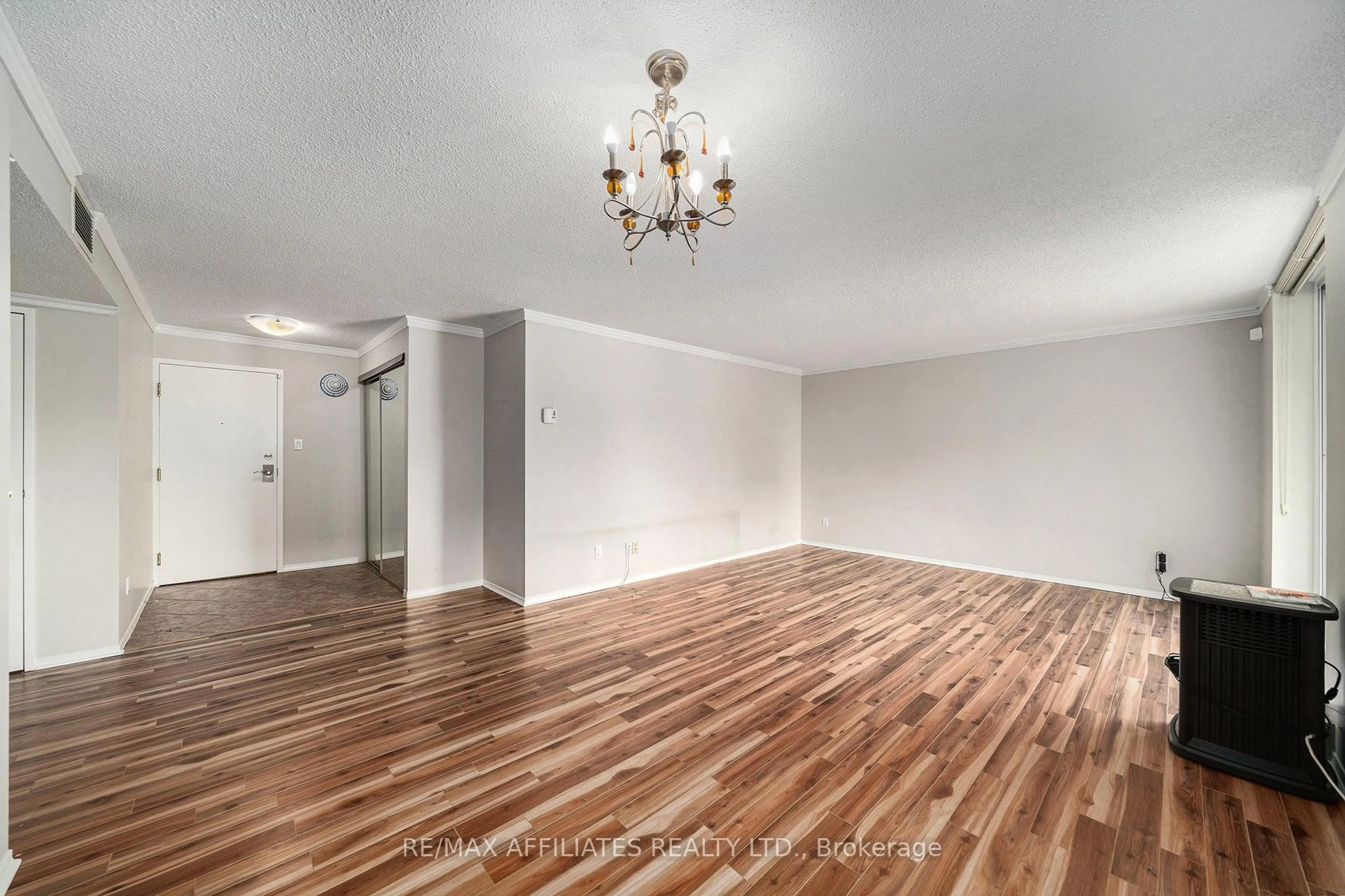 A pic of a room for 1705 Playfair Dr #211, Ottawa Ontario K1H 8P6