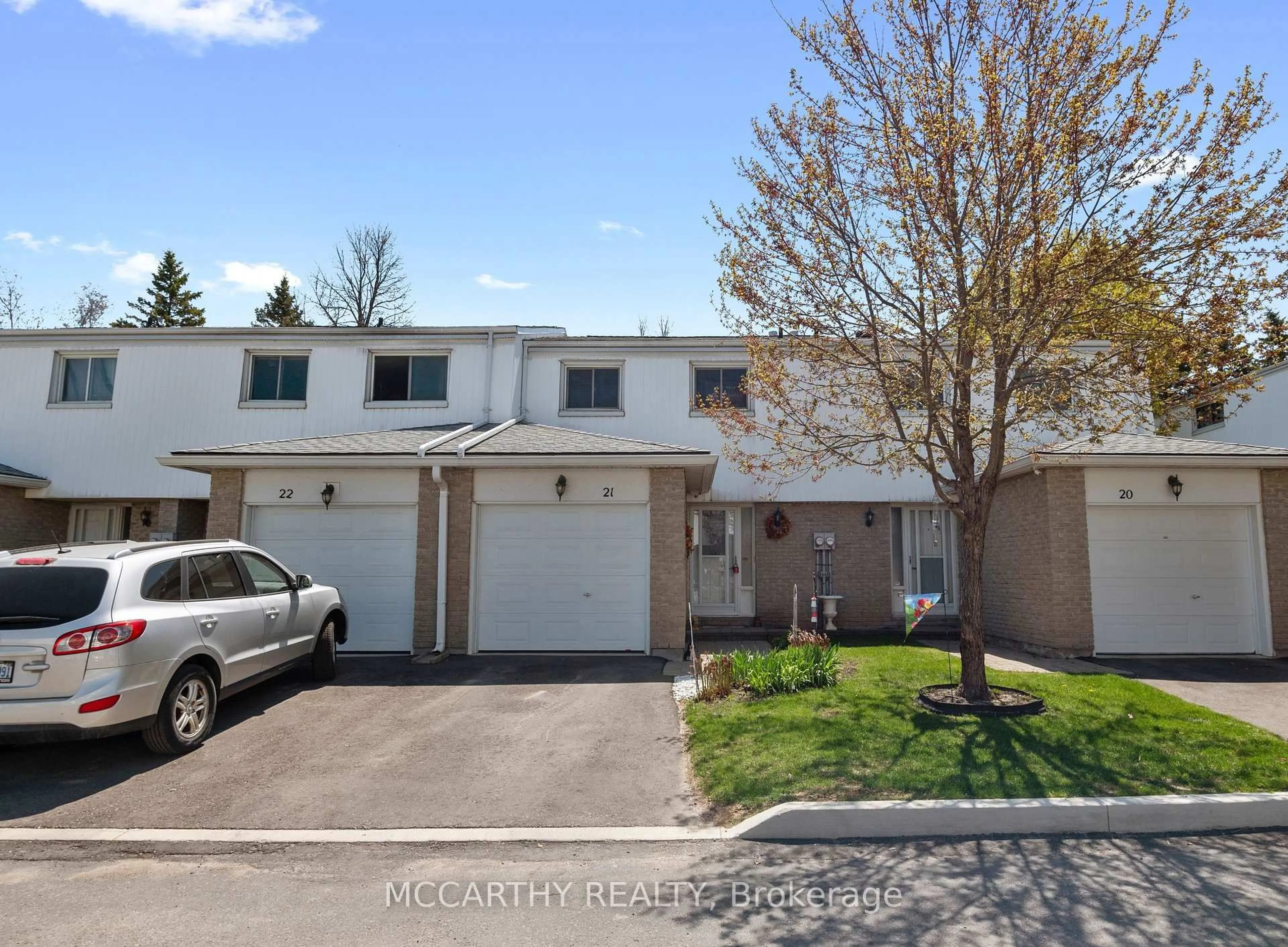 A pic from outside/outdoor area/front of a property/back of a property/a pic from drone, street for 325 William St #21, Shelburne Ontario L9V 2X5