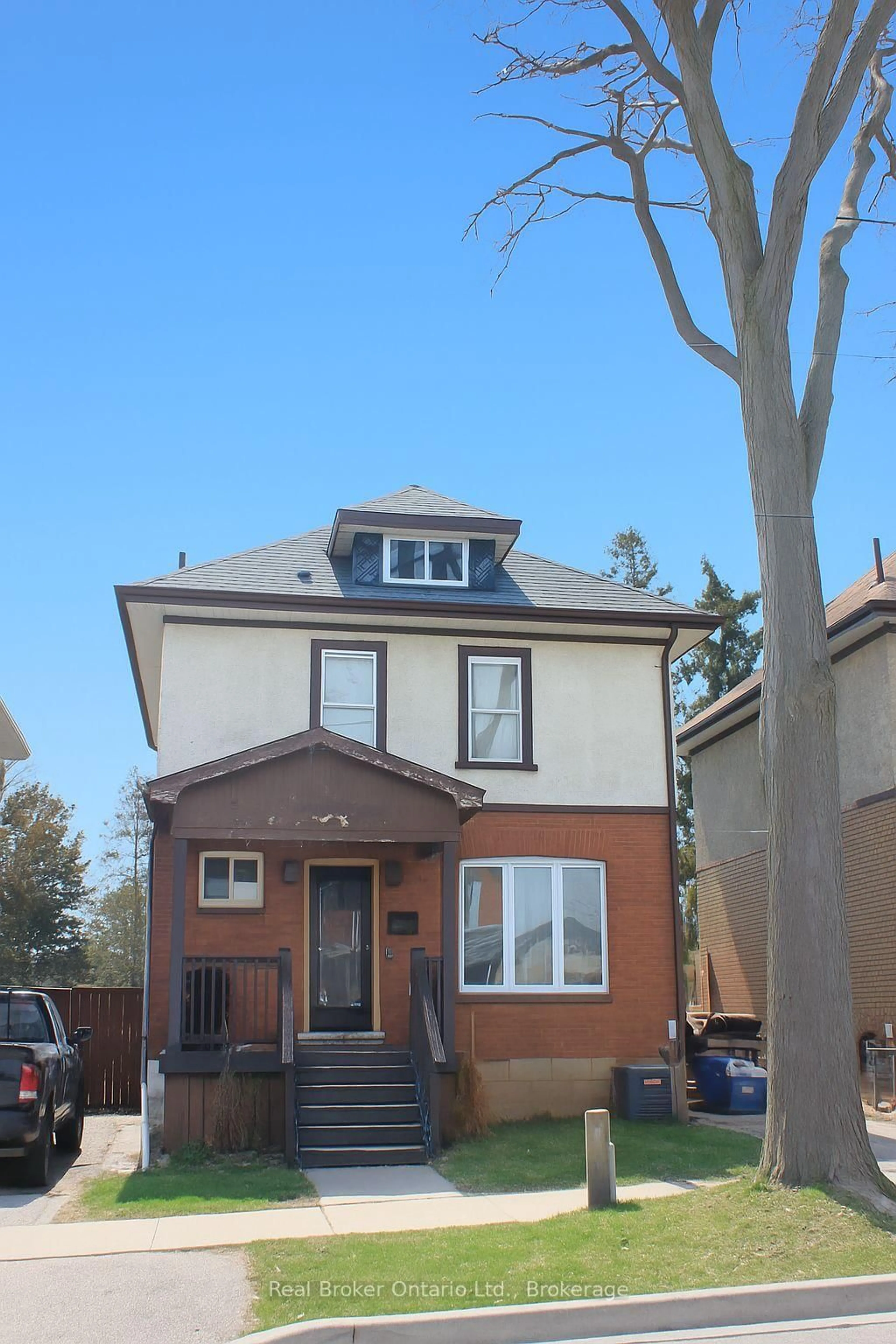 Home with brick exterior material, street for 109 Arthur St, Brantford Ontario N3S 3J3