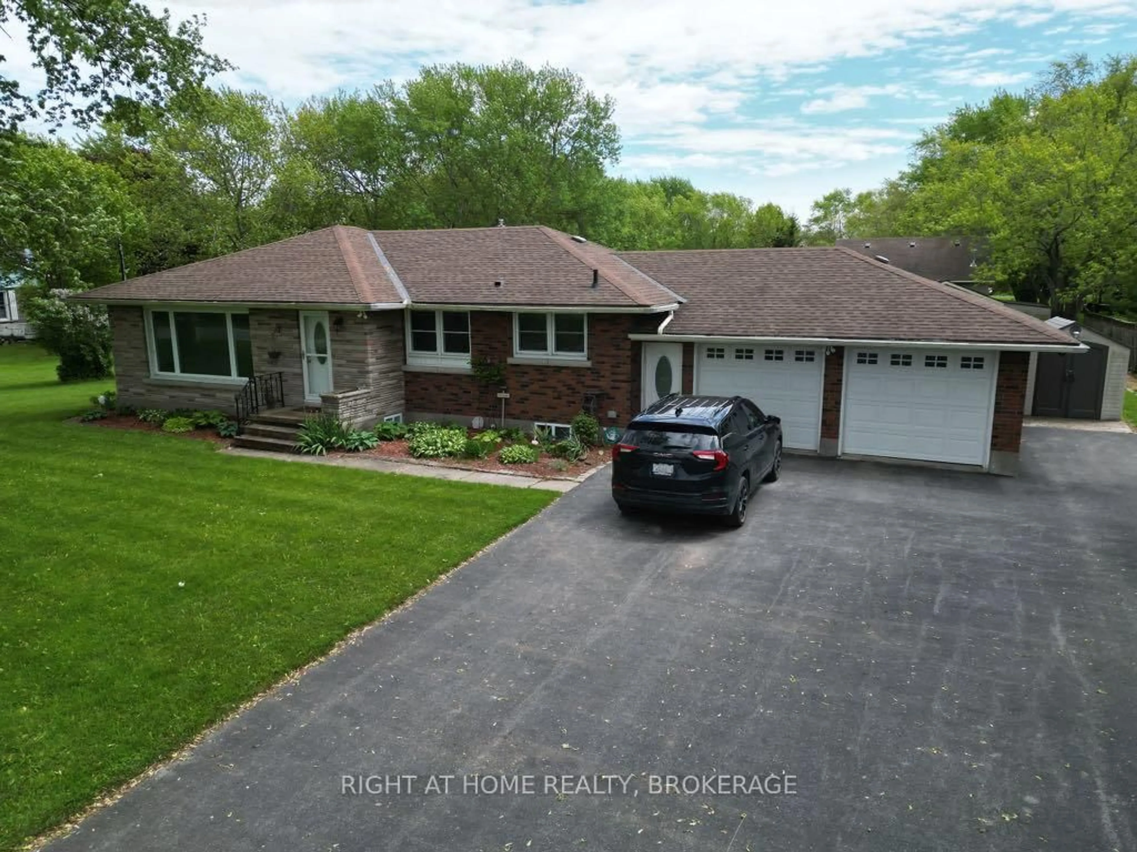 A pic from outside/outdoor area/front of a property/back of a property/a pic from drone, unknown for 11191 Lakeshore Rd, Wainfleet Ontario L3K 5V4