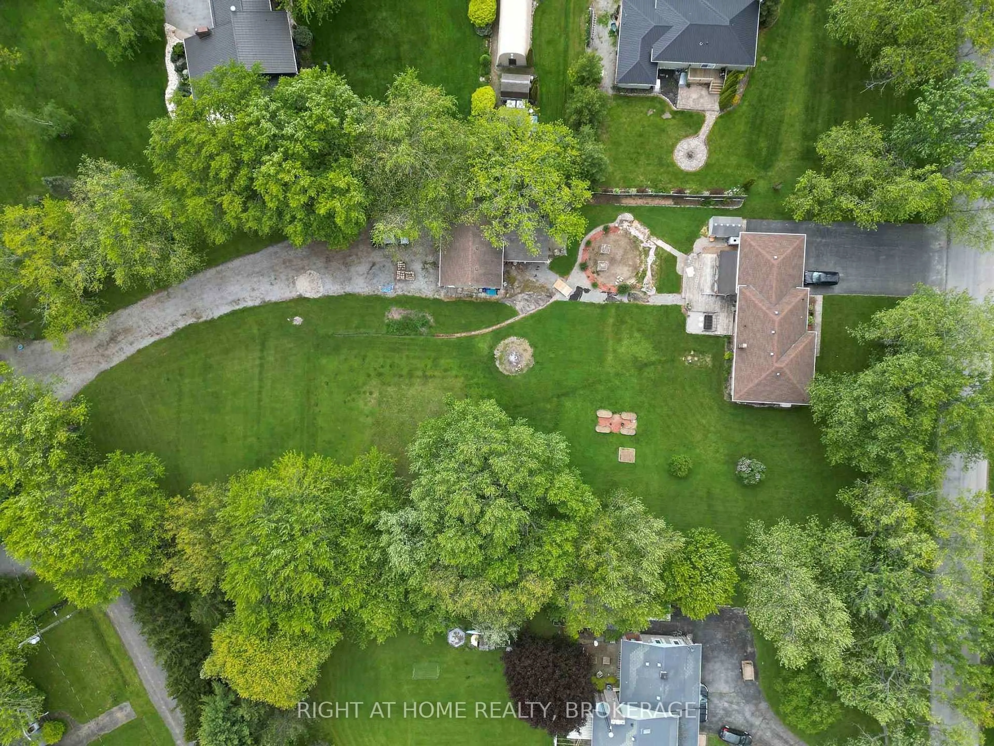 A pic from outside/outdoor area/front of a property/back of a property/a pic from drone, street for 11191 Lakeshore Rd, Wainfleet Ontario L3K 5V4