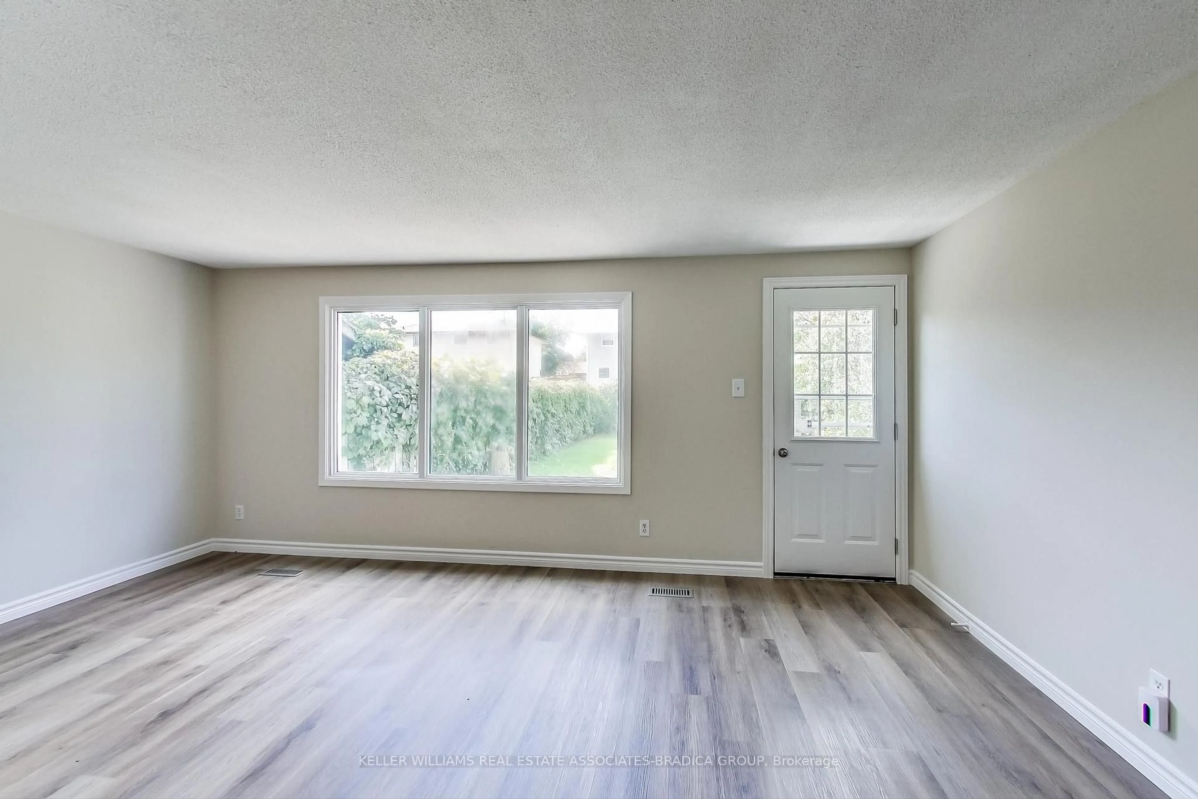 A pic of a room for 22 Lucerne Dr, Kitchener Ontario N2E 1B3