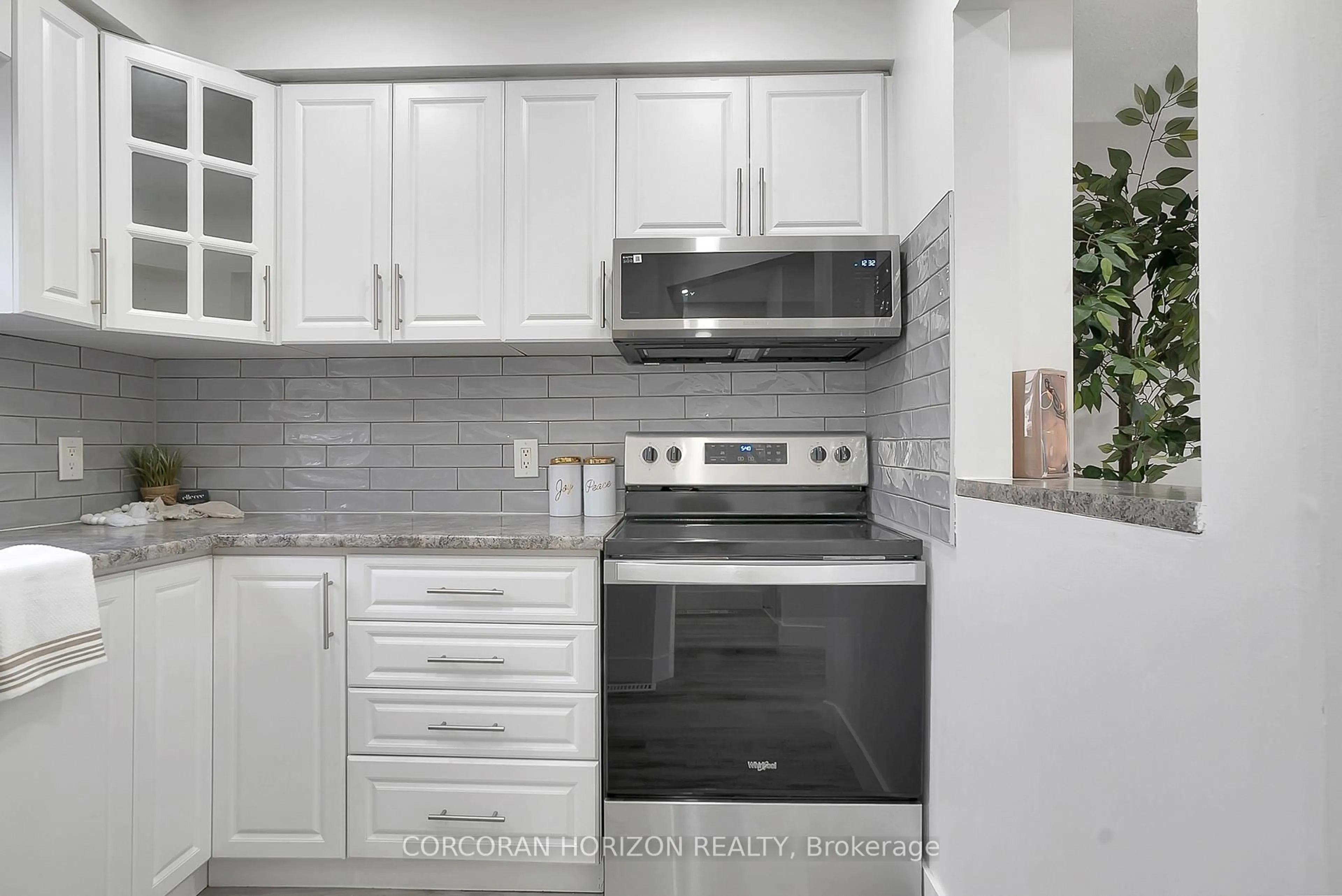 Standard kitchen, ceramic/tile floor for 459 Beechwood Pl #33, Waterloo Ontario N2T 2N8