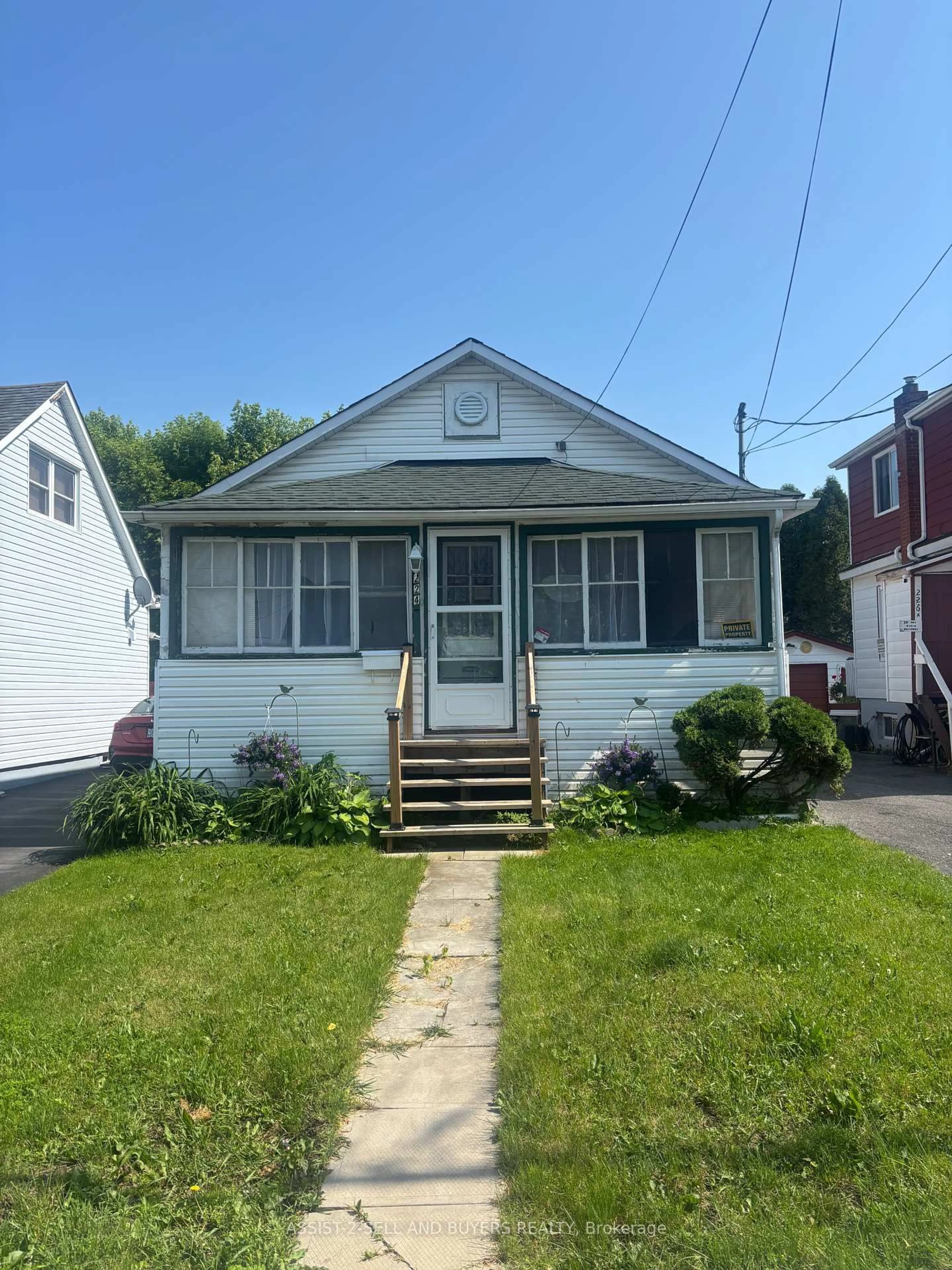 Home with vinyl exterior material, street for 224 McGregor Ave, Cornwall Ontario K6J 2X3