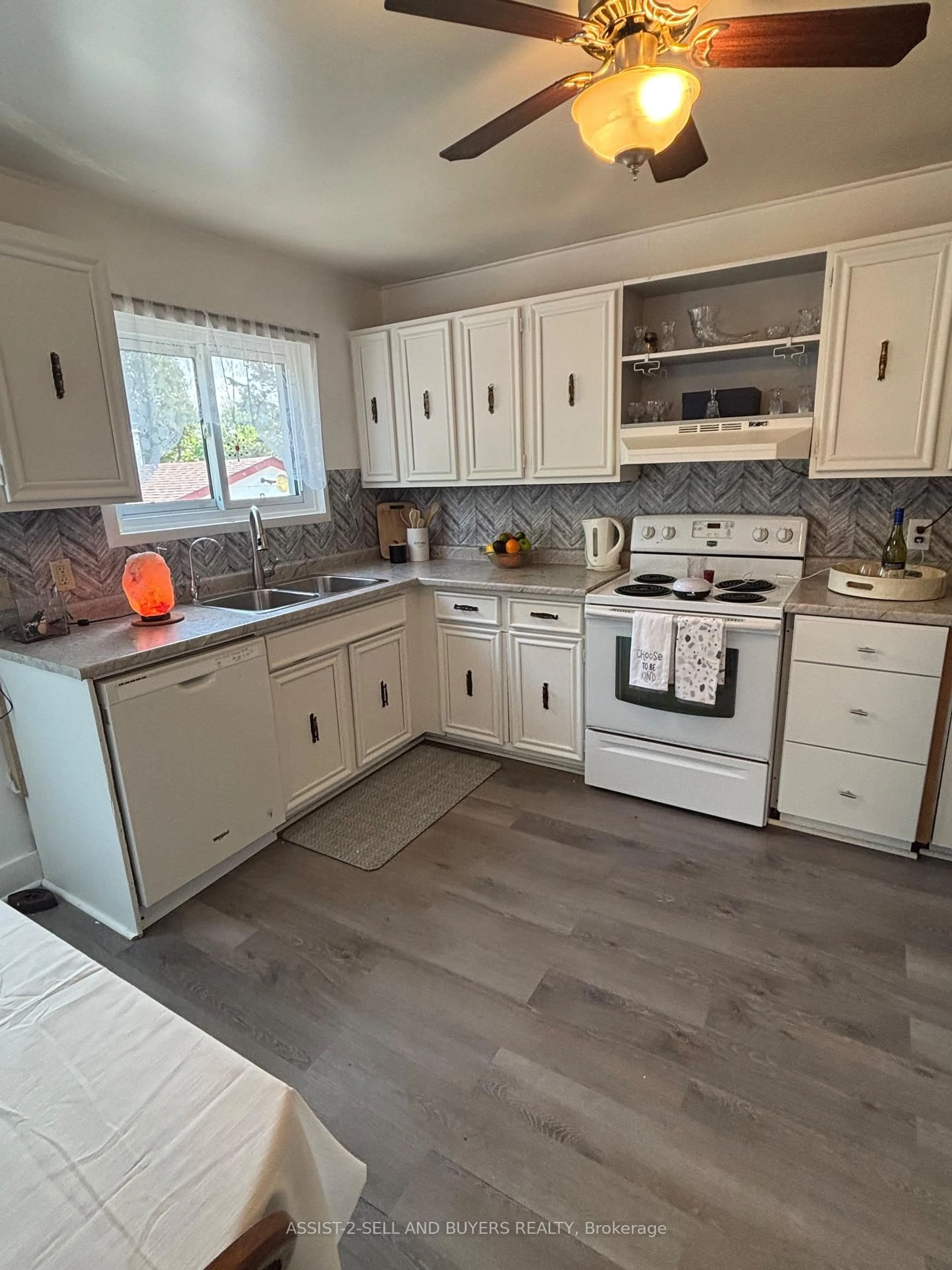 Open concept kitchen, unknown for 224 McGregor Ave, Cornwall Ontario K6J 2X3