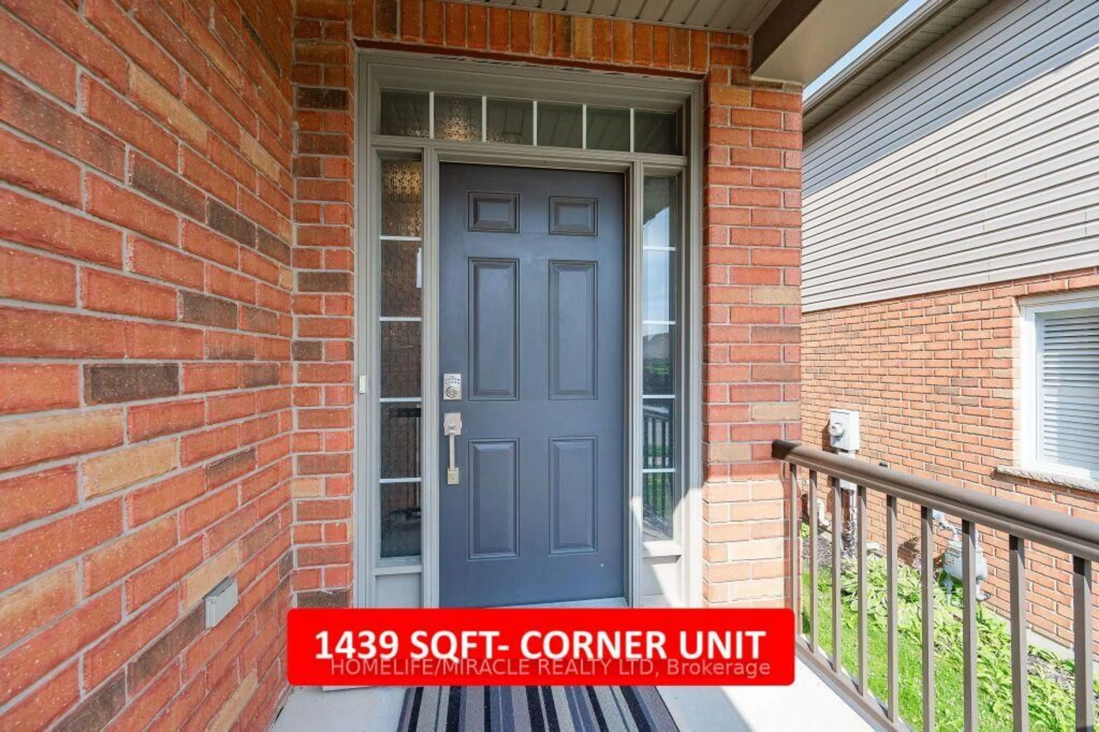 Indoor entryway for 10 Tudor St, Kitchener Ontario N2R 1W3