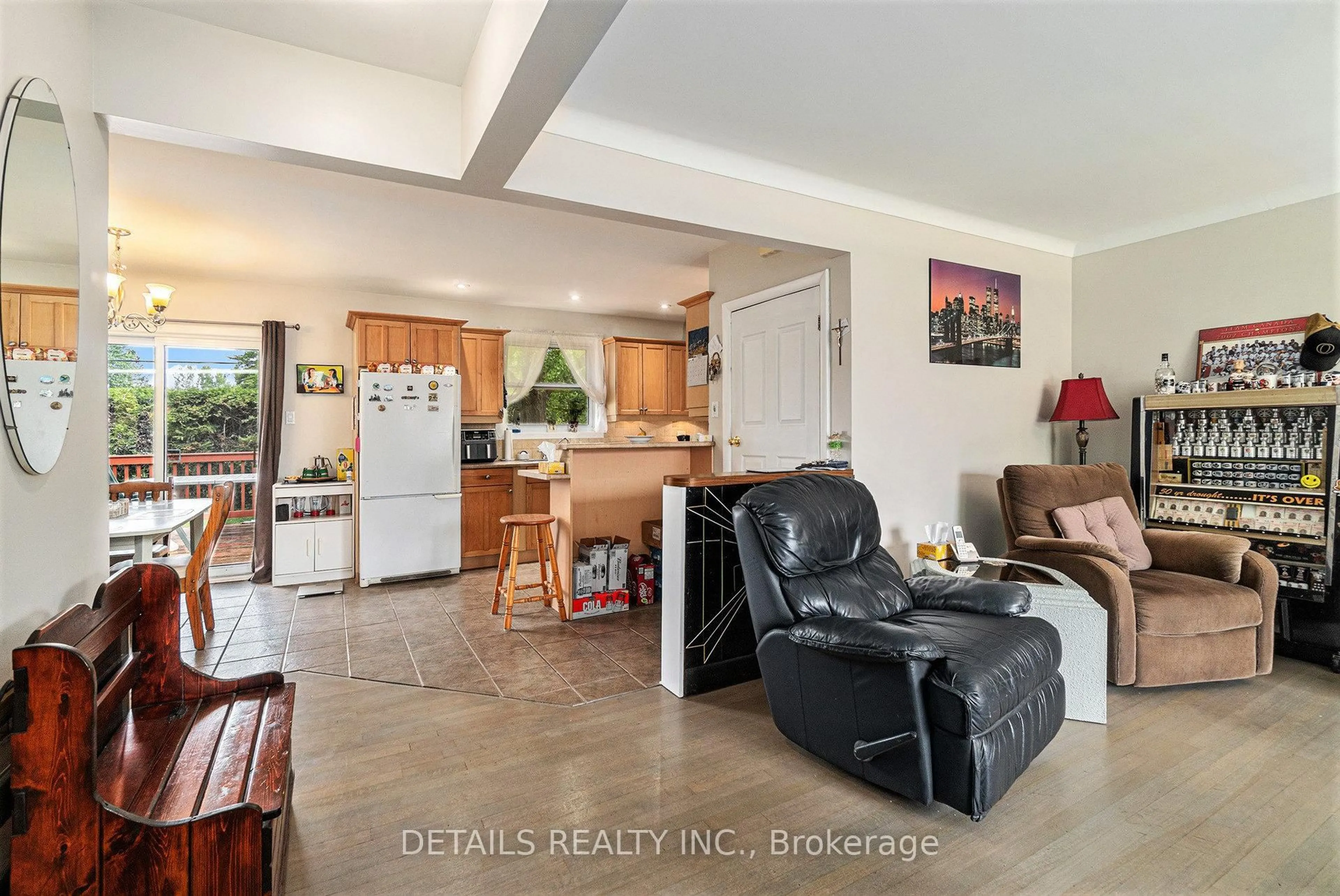 Open concept kitchen, ceramic/tile floor for 39 Roundhay Dr, Ottawa Ontario K2G 1B6