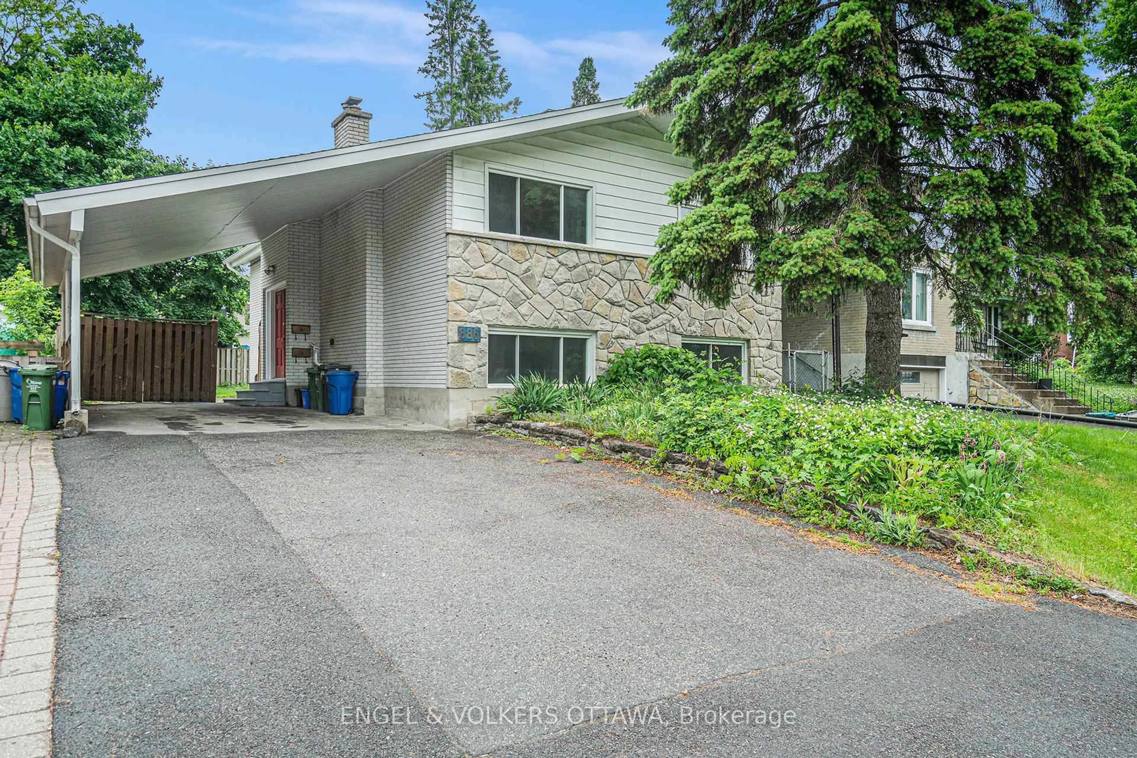 Unknown for 886 Ivanhoe Ave, Ottawa Ontario K2B 5S5