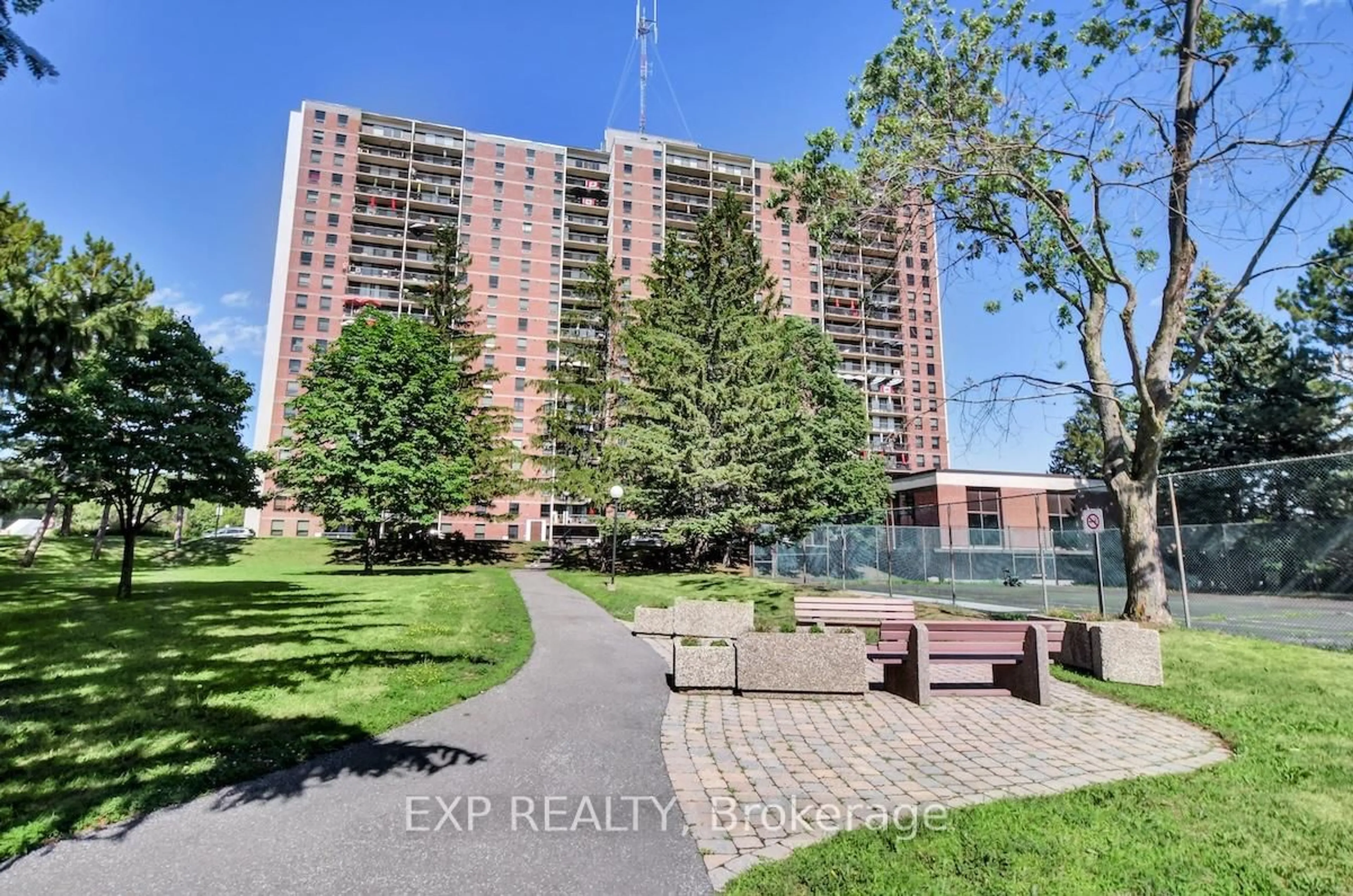 A pic from outside/outdoor area/front of a property/back of a property/a pic from drone, unknown for 665 Bathgate Dr #1705, Ottawa Ontario K1K 3Y4