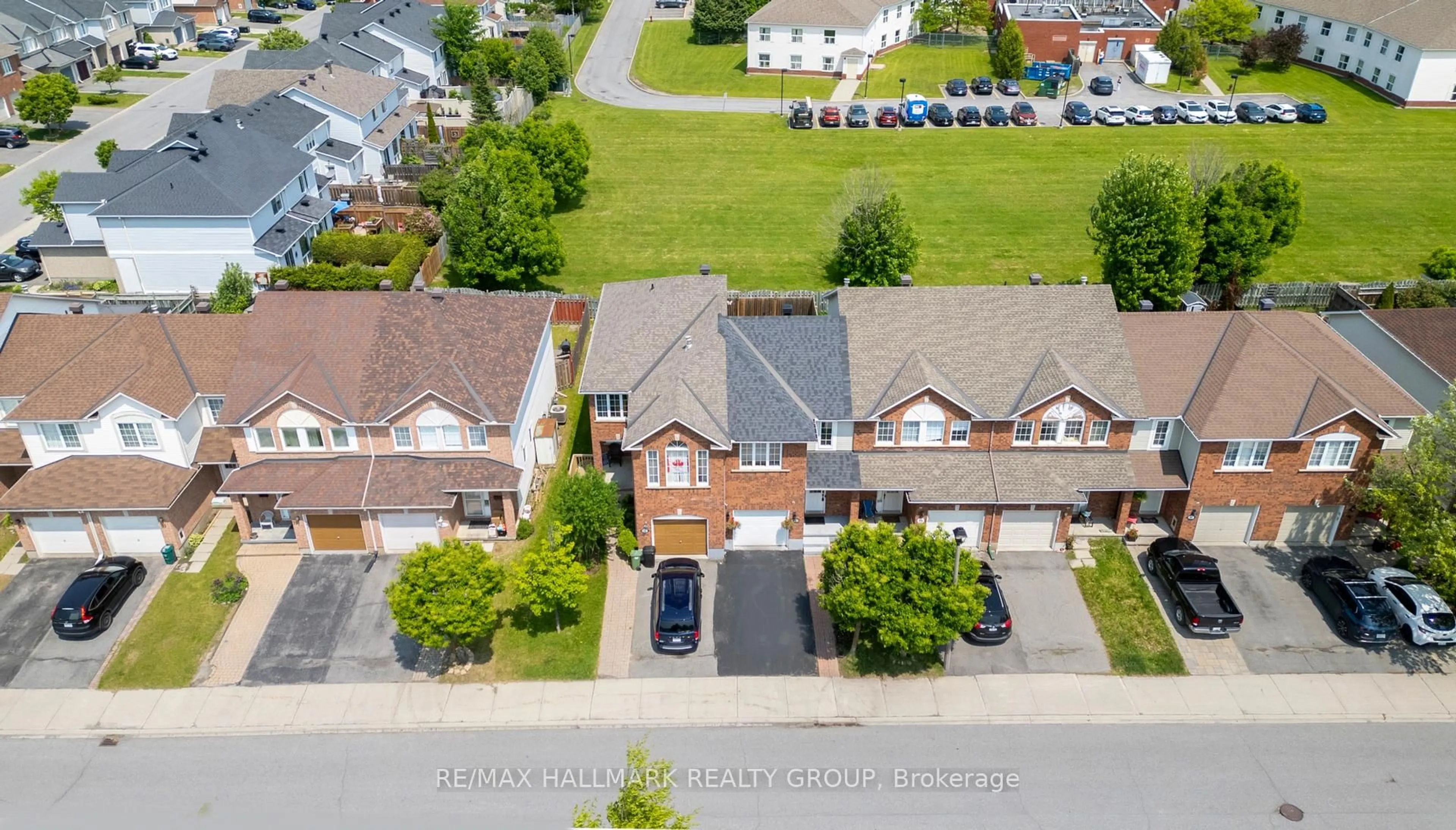 A pic from outside/outdoor area/front of a property/back of a property/a pic from drone, street for 73 Palmadeo Dr, Ottawa Ontario K2J 4Z3
