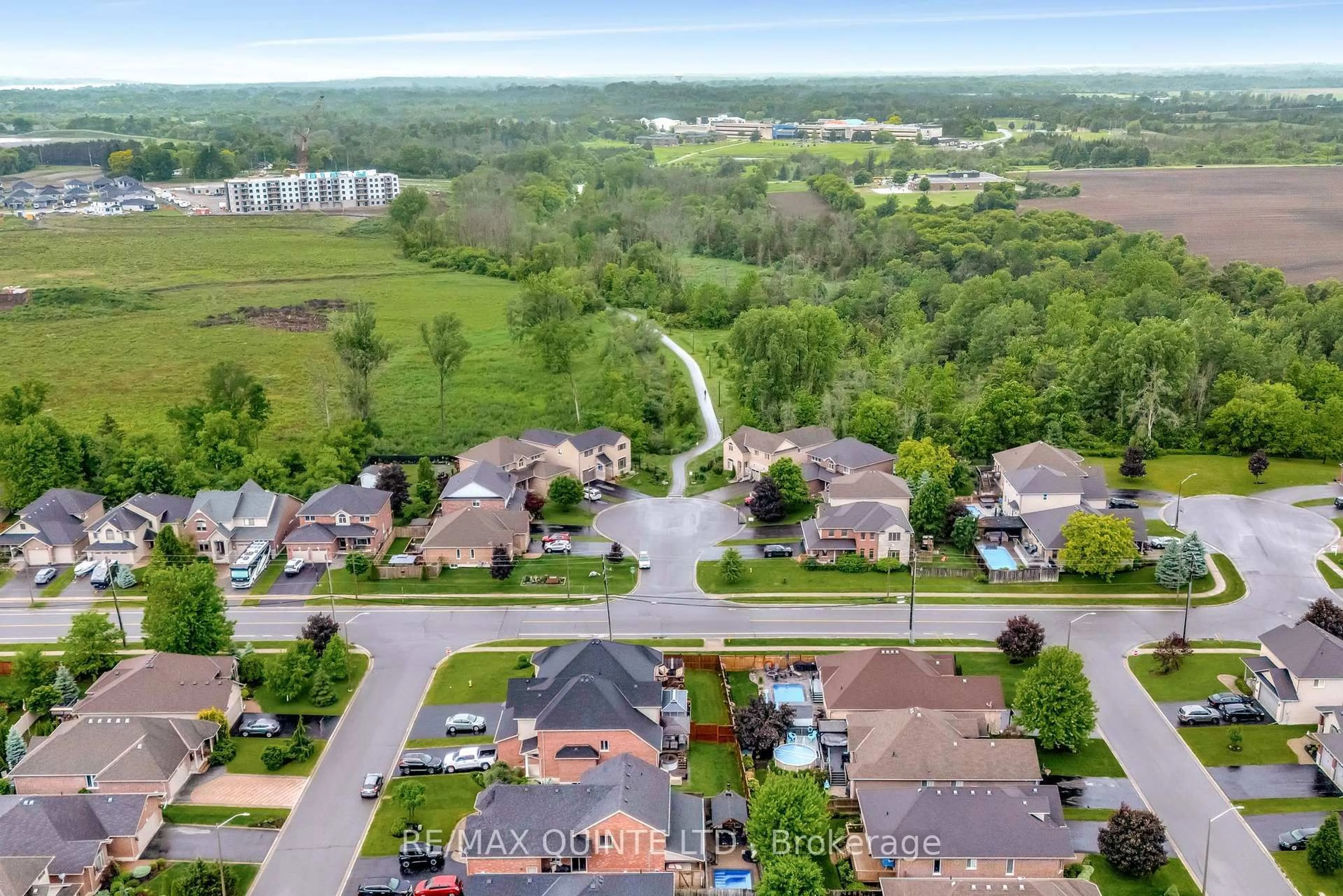 A pic from outside/outdoor area/front of a property/back of a property/a pic from drone, water/lake/river/ocean view for 10 Meagher Pl, Belleville Ontario K8P 0C1