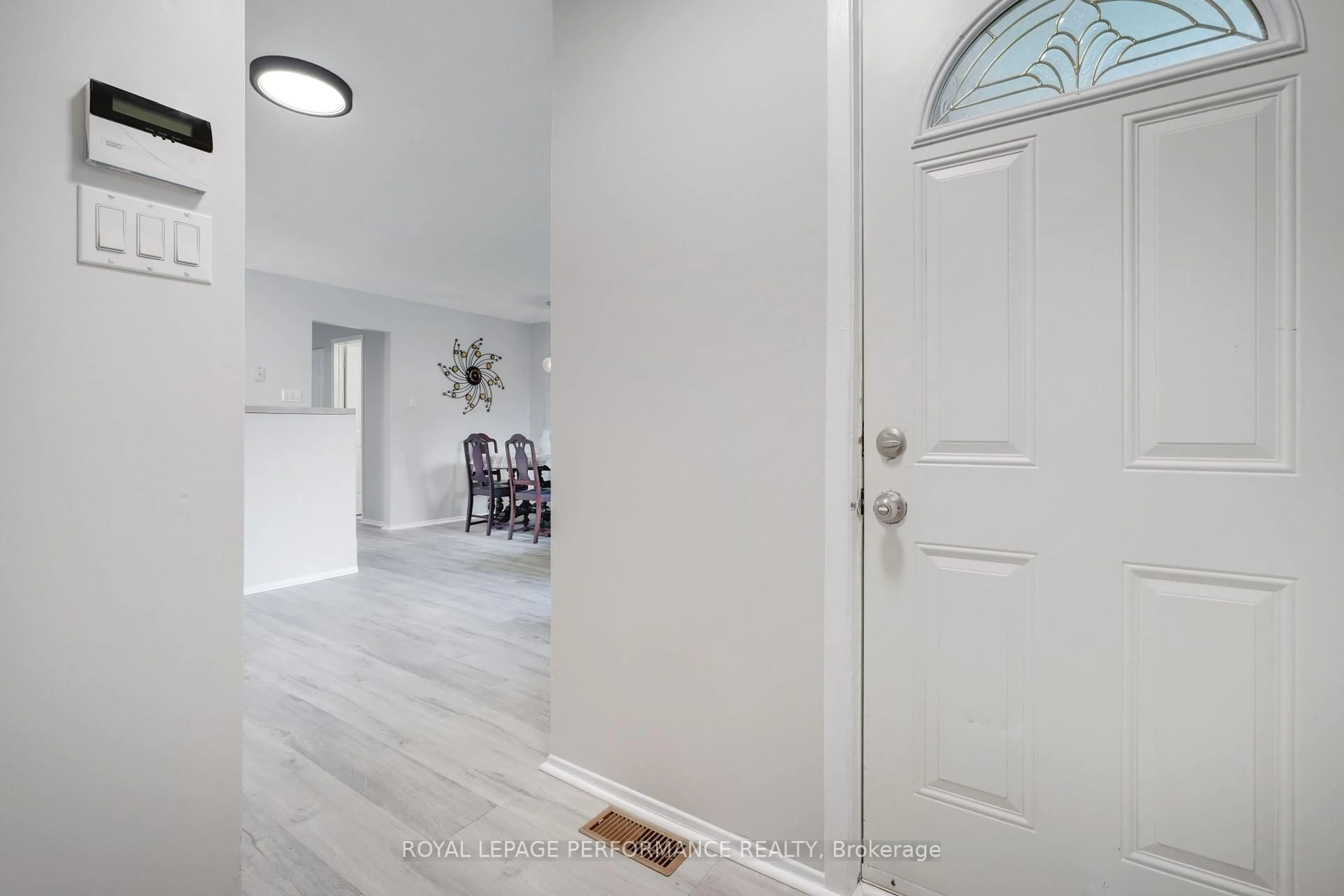Indoor entryway for 133 Mississippi Rd, Carleton Place Ontario K7C 4H9