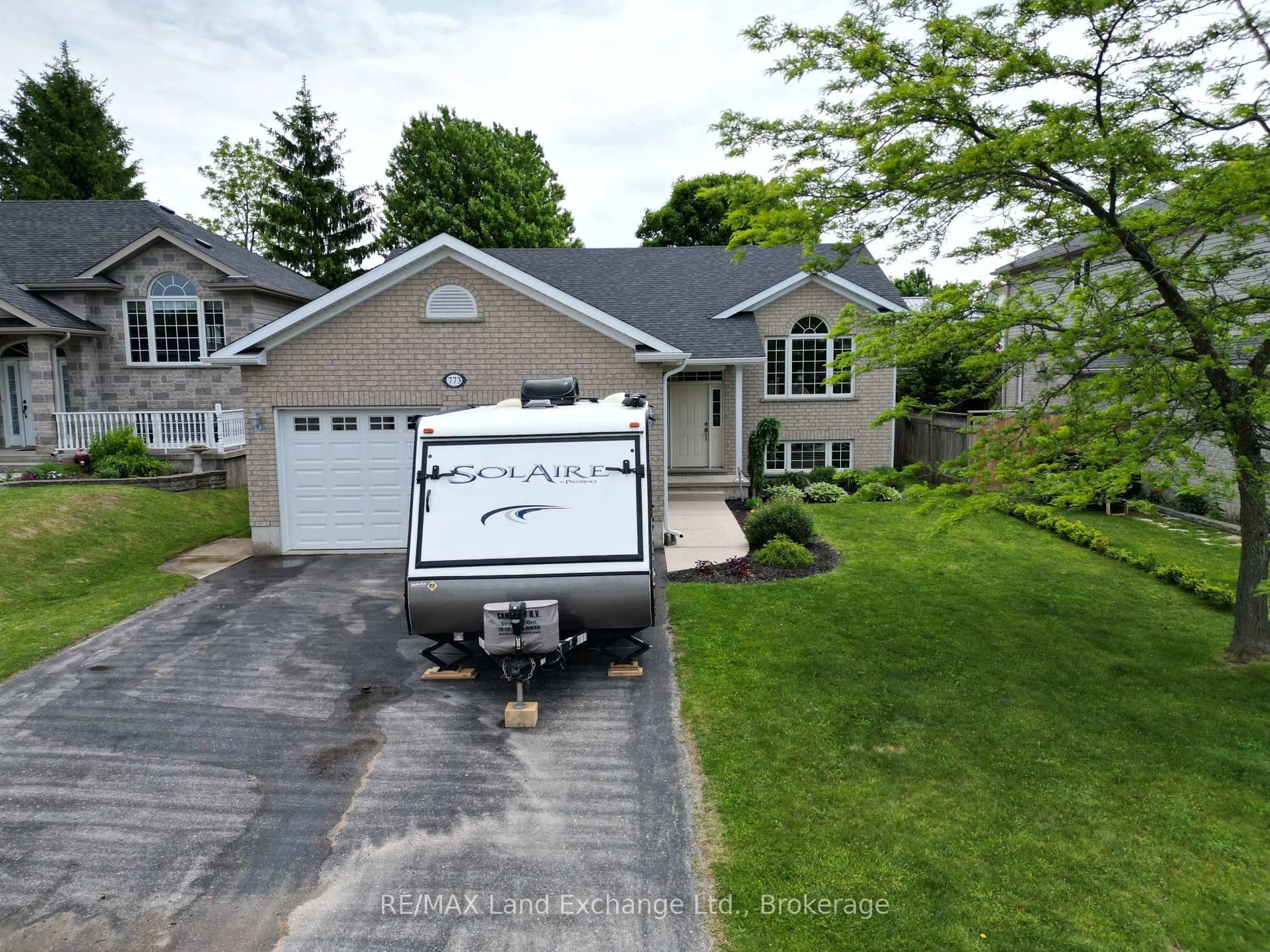 Home with vinyl exterior material, street for 773 Reynolds Dr, Kincardine Ontario N2Z 3B6