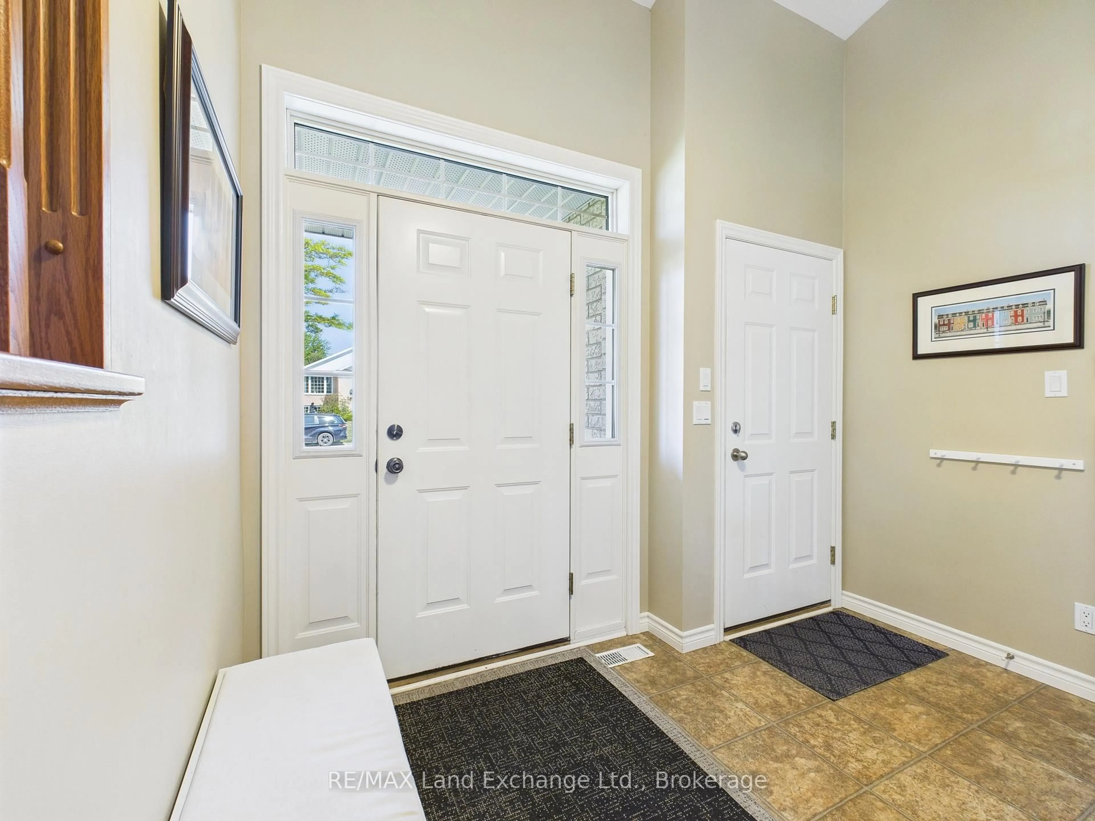 Indoor entryway for 773 Reynolds Dr, Kincardine Ontario N2Z 3B6