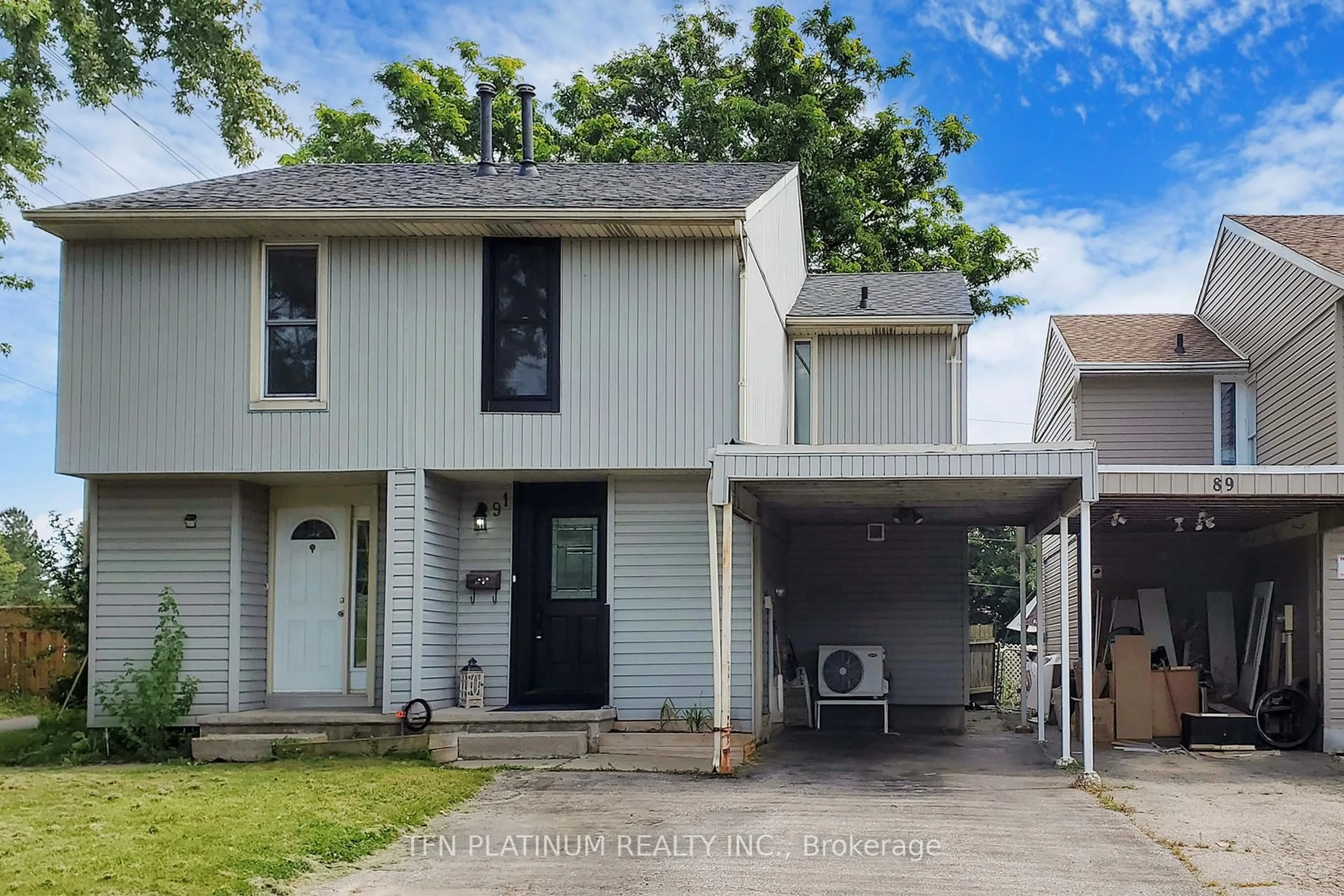 Home with vinyl exterior material, street for 91 Glamis Rd, Cambridge Ontario N1R 6S3