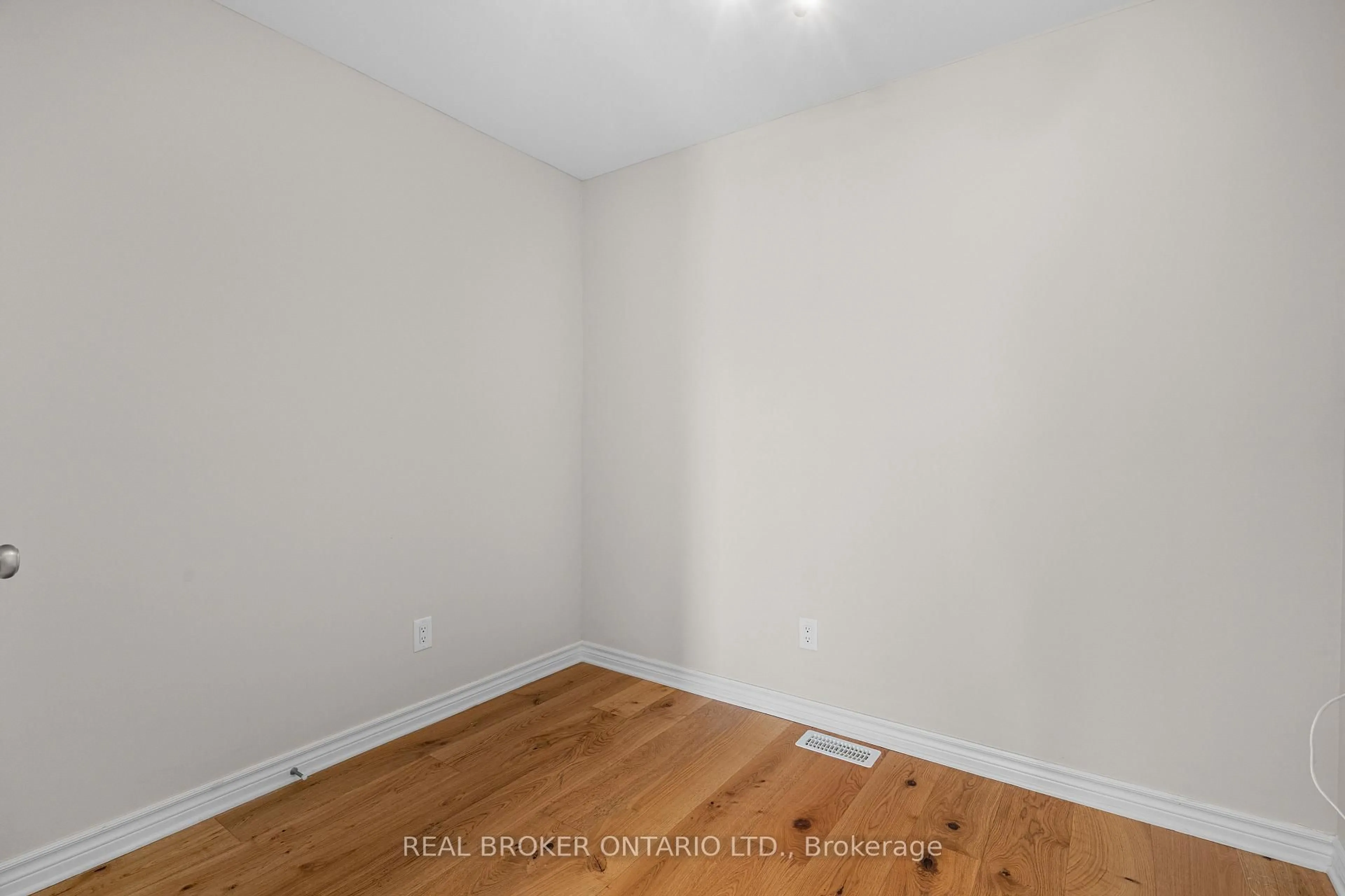 A pic of a room for 208 Poplin St, Ottawa Ontario K4M 0E2
