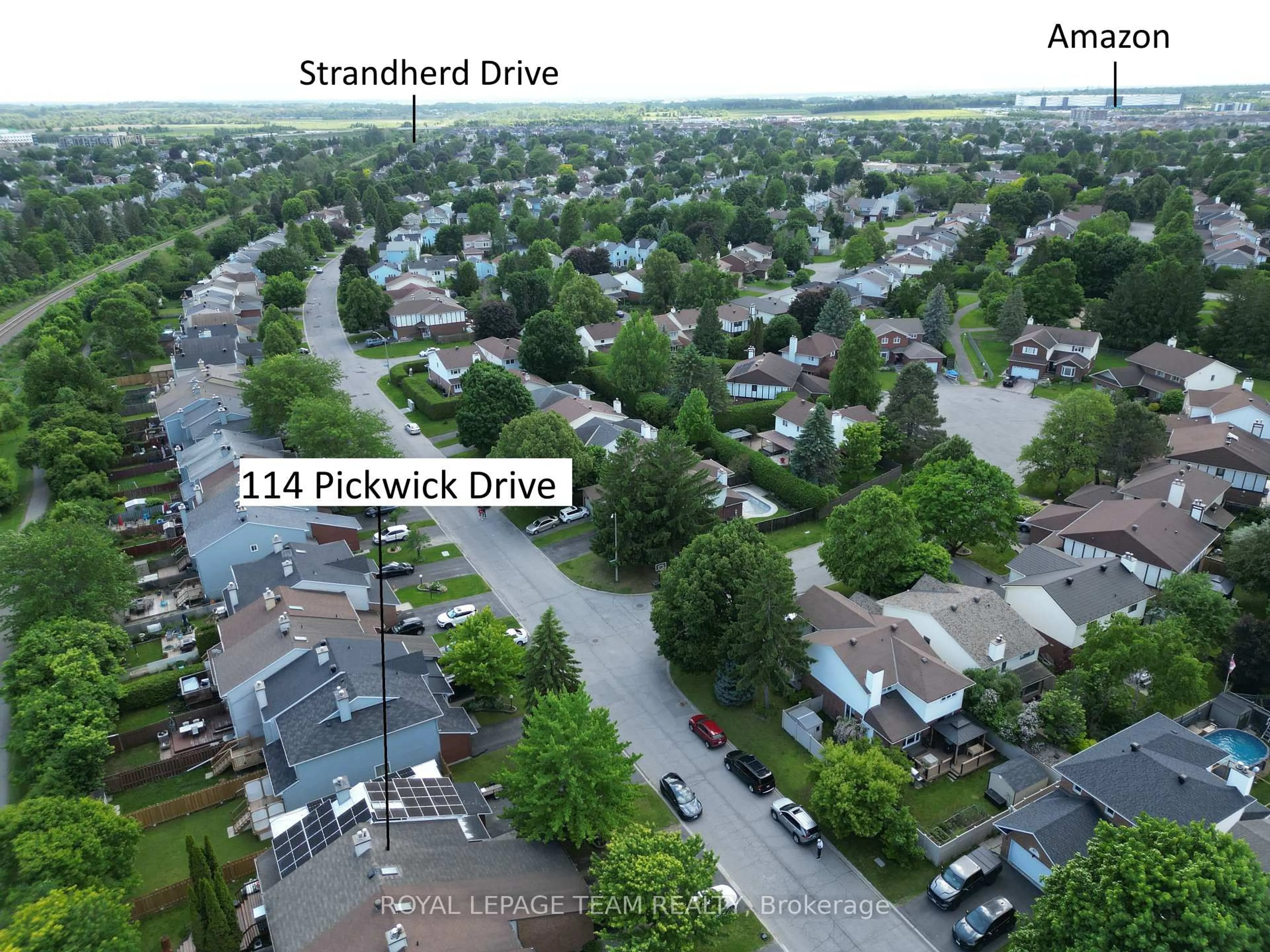 A pic from outside/outdoor area/front of a property/back of a property/a pic from drone, street for 114 Pickwick Dr, Nepean Ontario K2J 3E3