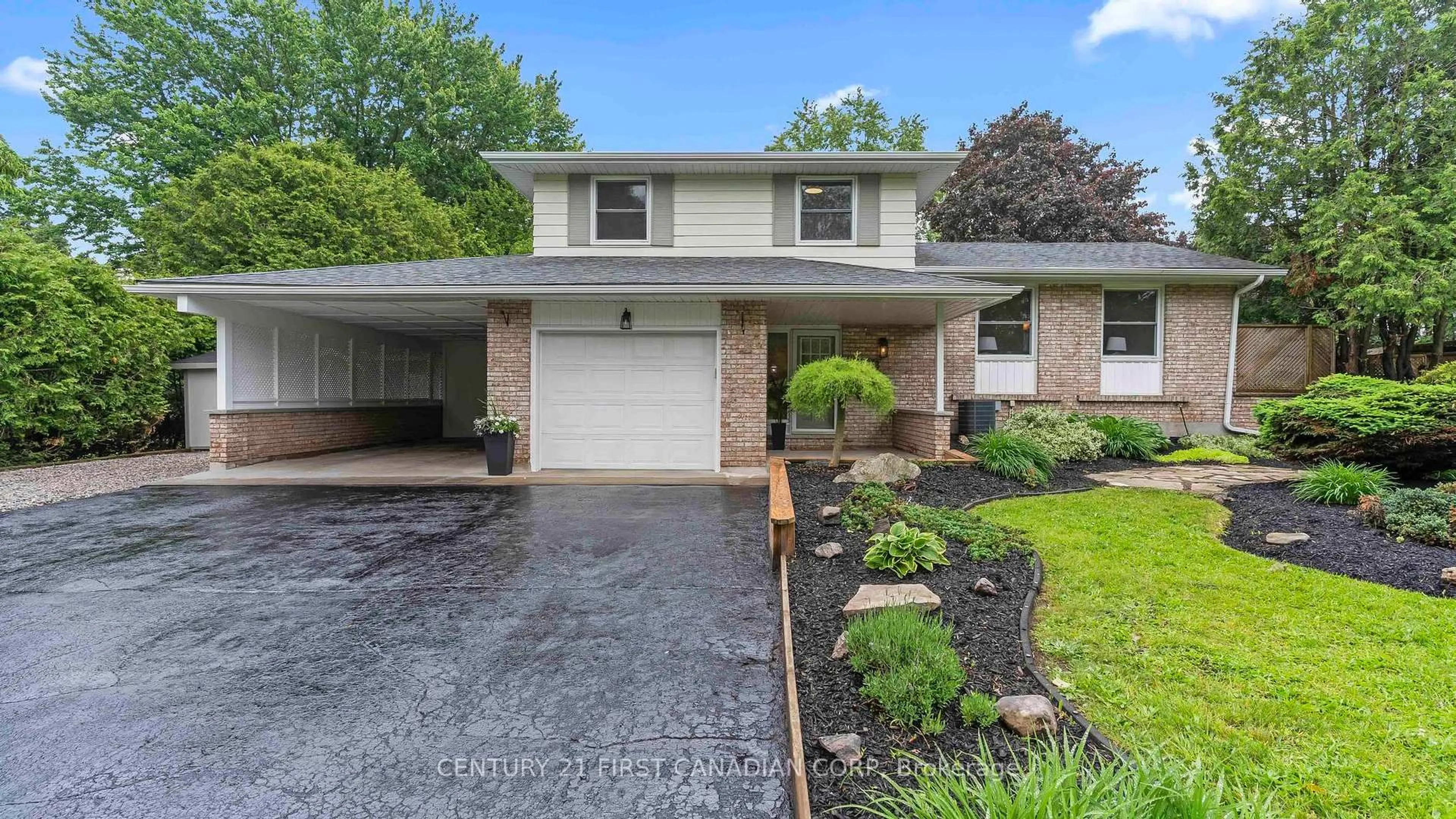 Home with vinyl exterior material, street for 573 Churchill Cres, Strathroy-Caradoc Ontario N0L 1W0