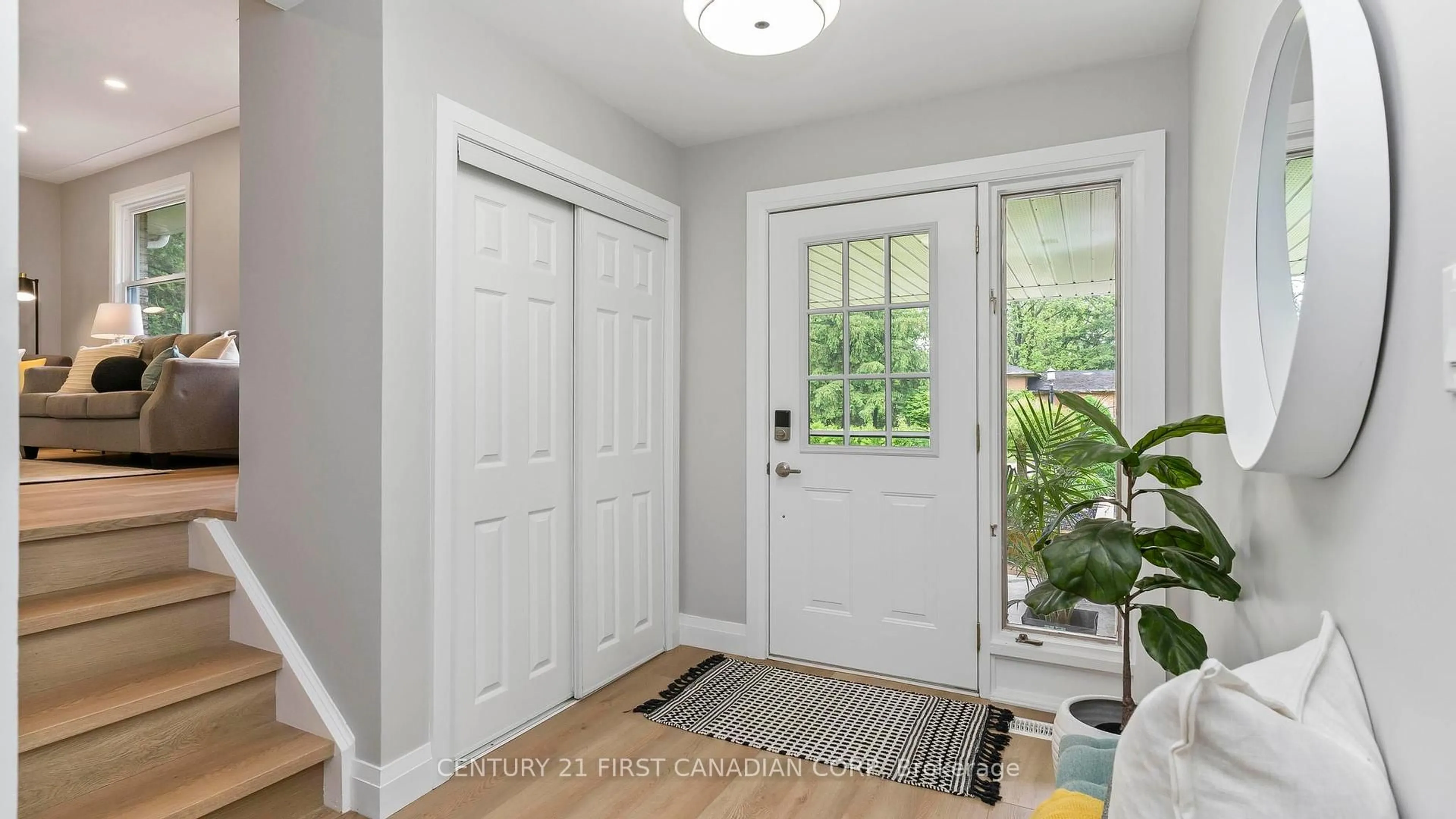 Indoor entryway for 573 Churchill Cres, Strathroy-Caradoc Ontario N0L 1W0