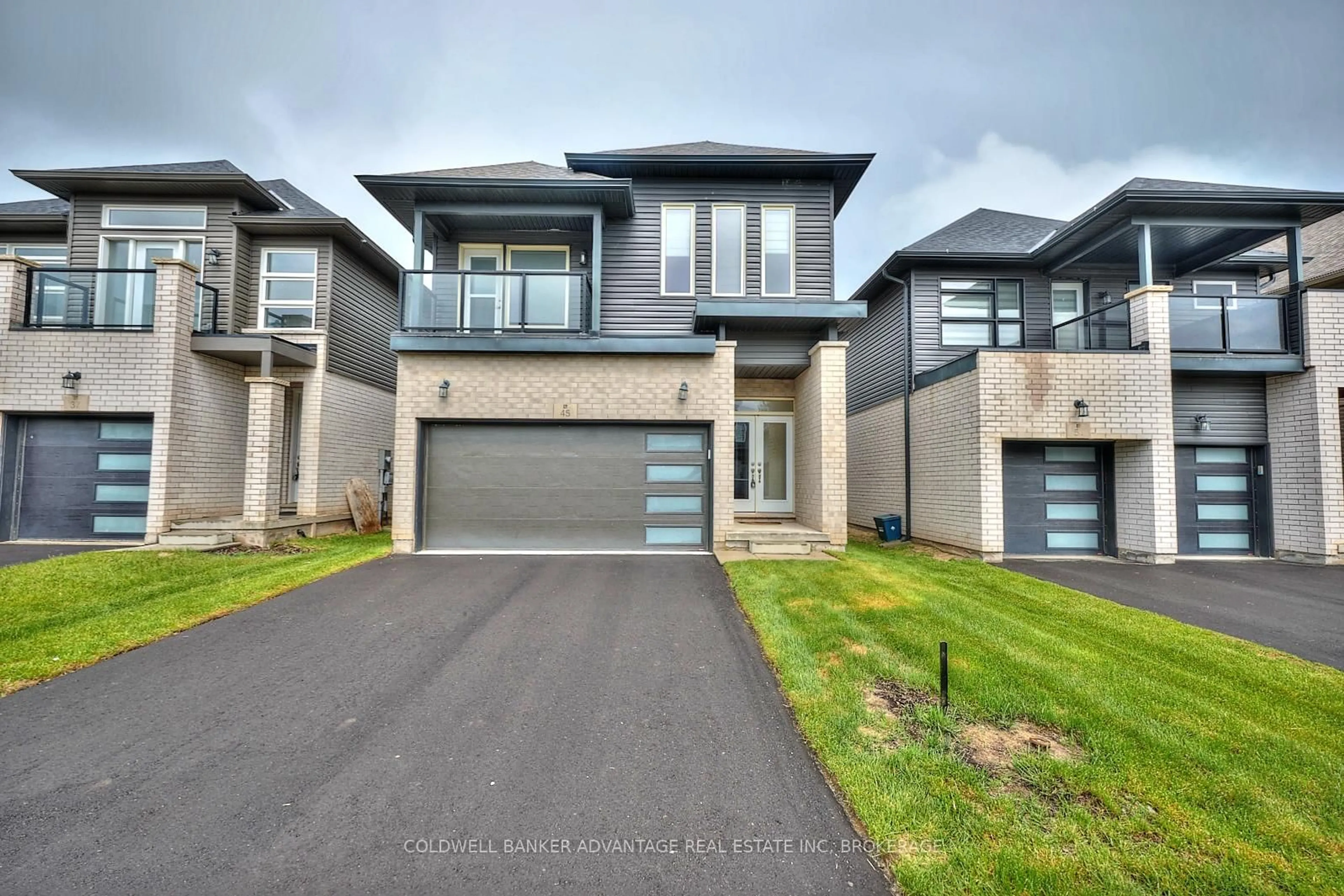 Home with brick exterior material, street for 45 MCLAUGHLIN St, Welland Ontario L3B 0J9
