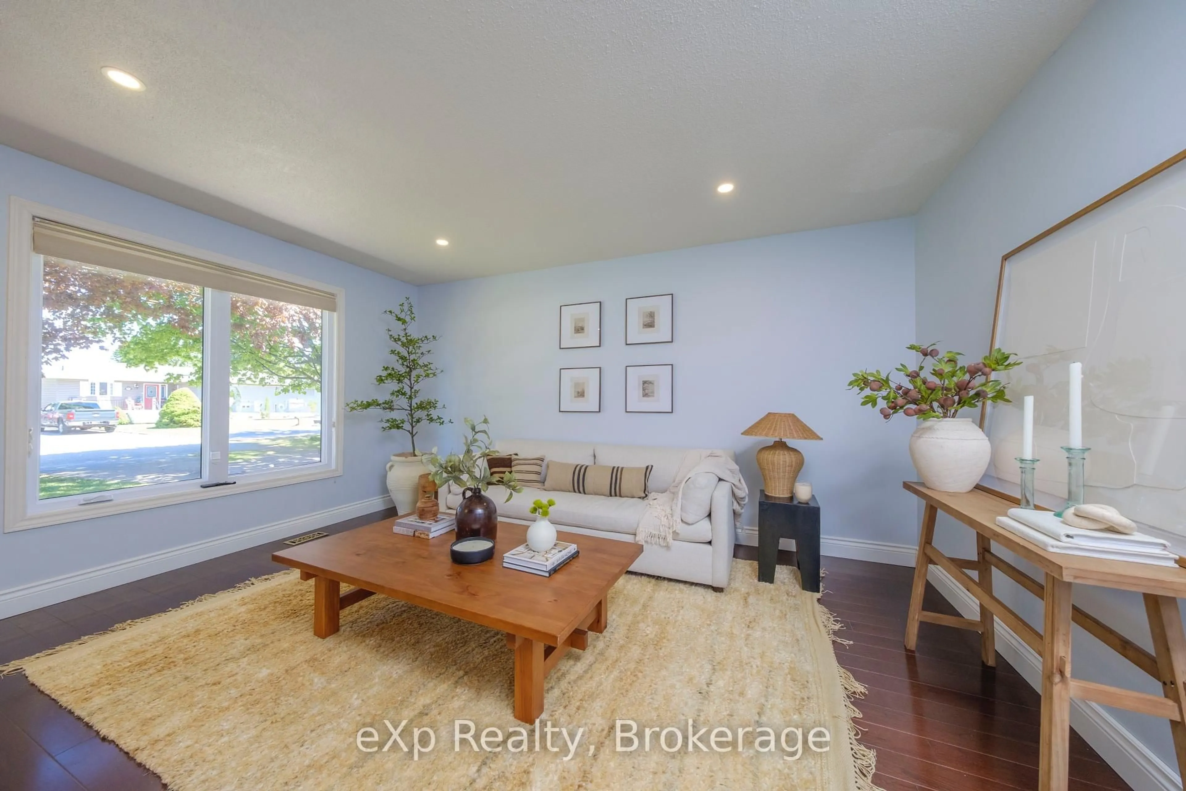 Living room with furniture, unknown for 484 Falconer St, Saugeen Shores Ontario N0H 2C2