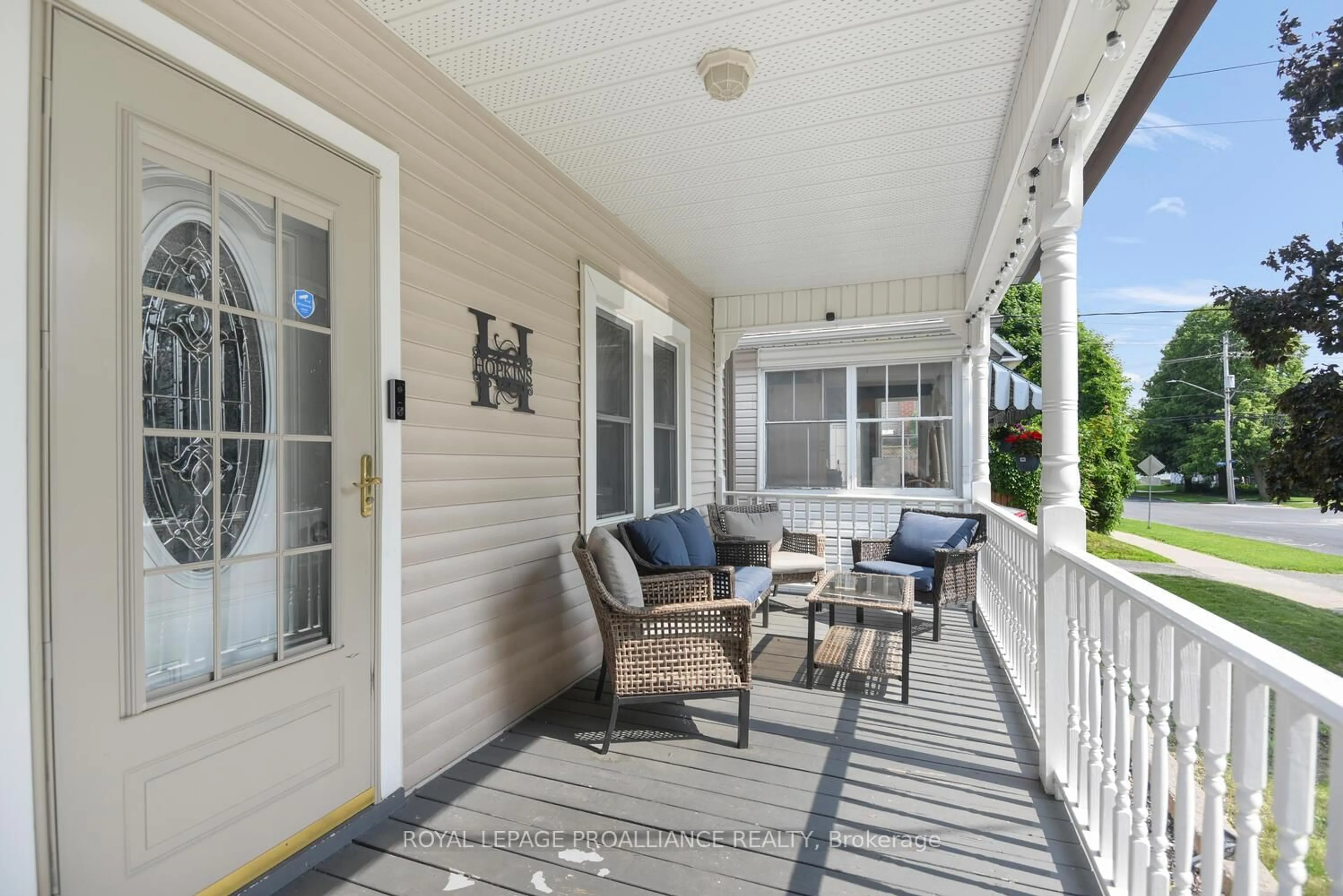Patio, street for 507 Adolphus St, Cornwall Ontario K6H 3T3