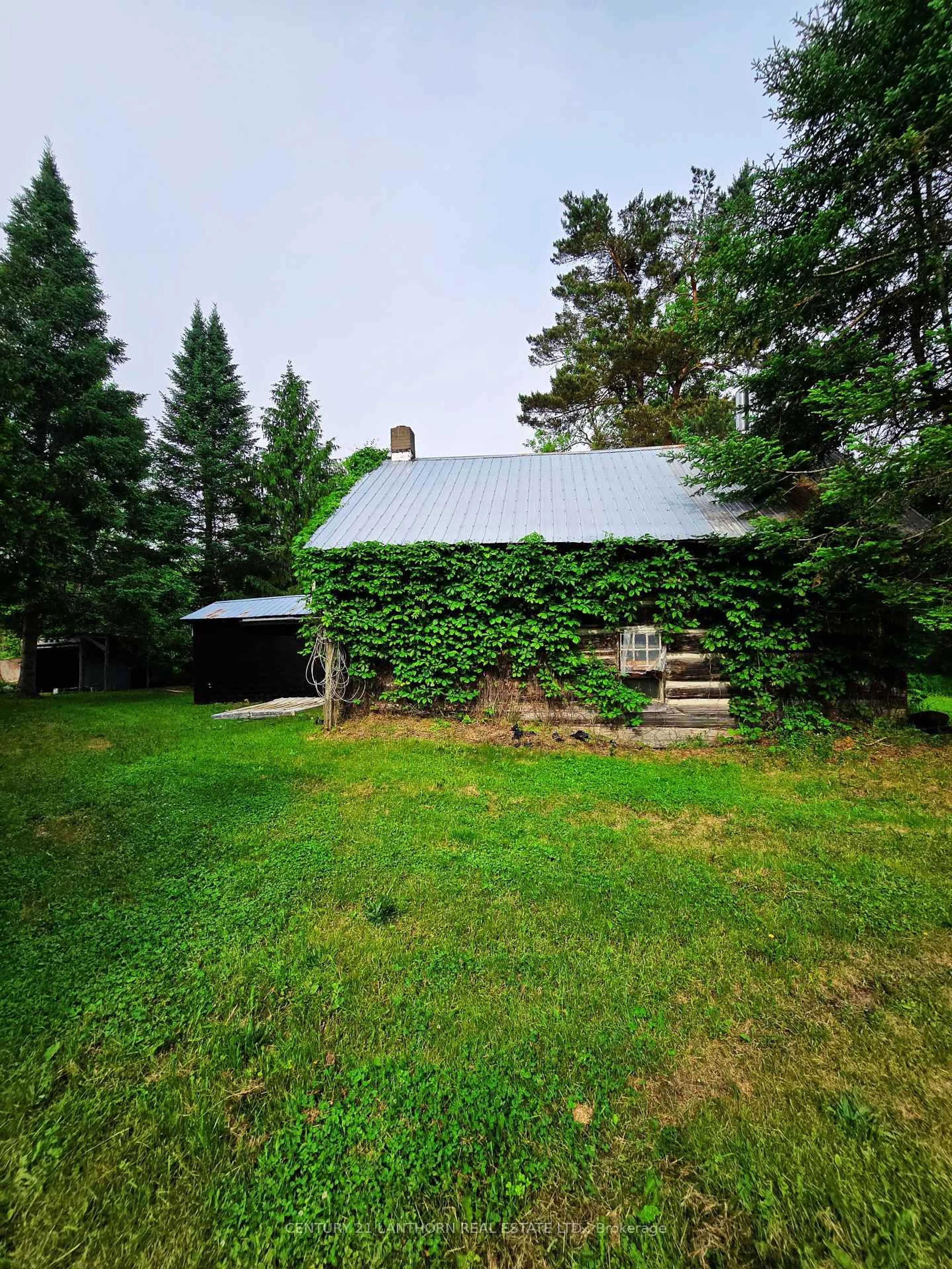 Shed for 118 Storms Rd, Limoges Ontario K0K 2M0