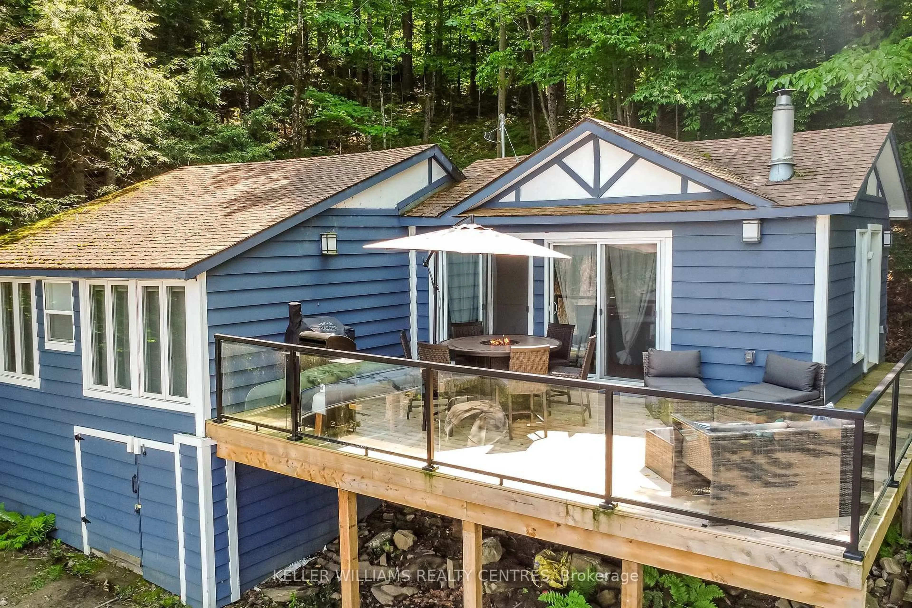 A pic from outside/outdoor area/front of a property/back of a property/a pic from drone, water/lake/river/ocean view for 6 Currie Lane, Georgian Bay Ontario L0K 1S0