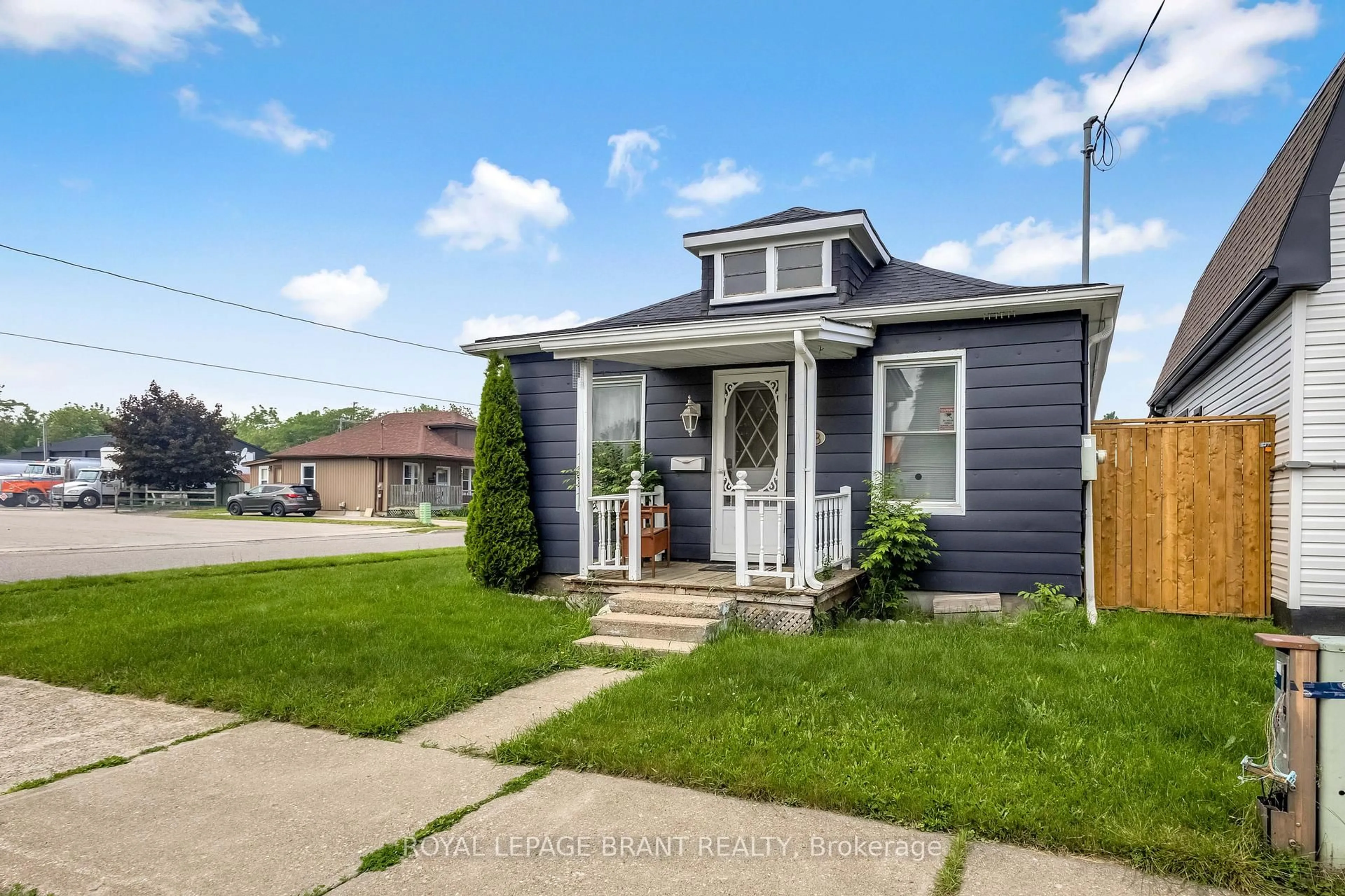 Unknown for 28 Curtis St, Brantford Ontario N3S 5C1