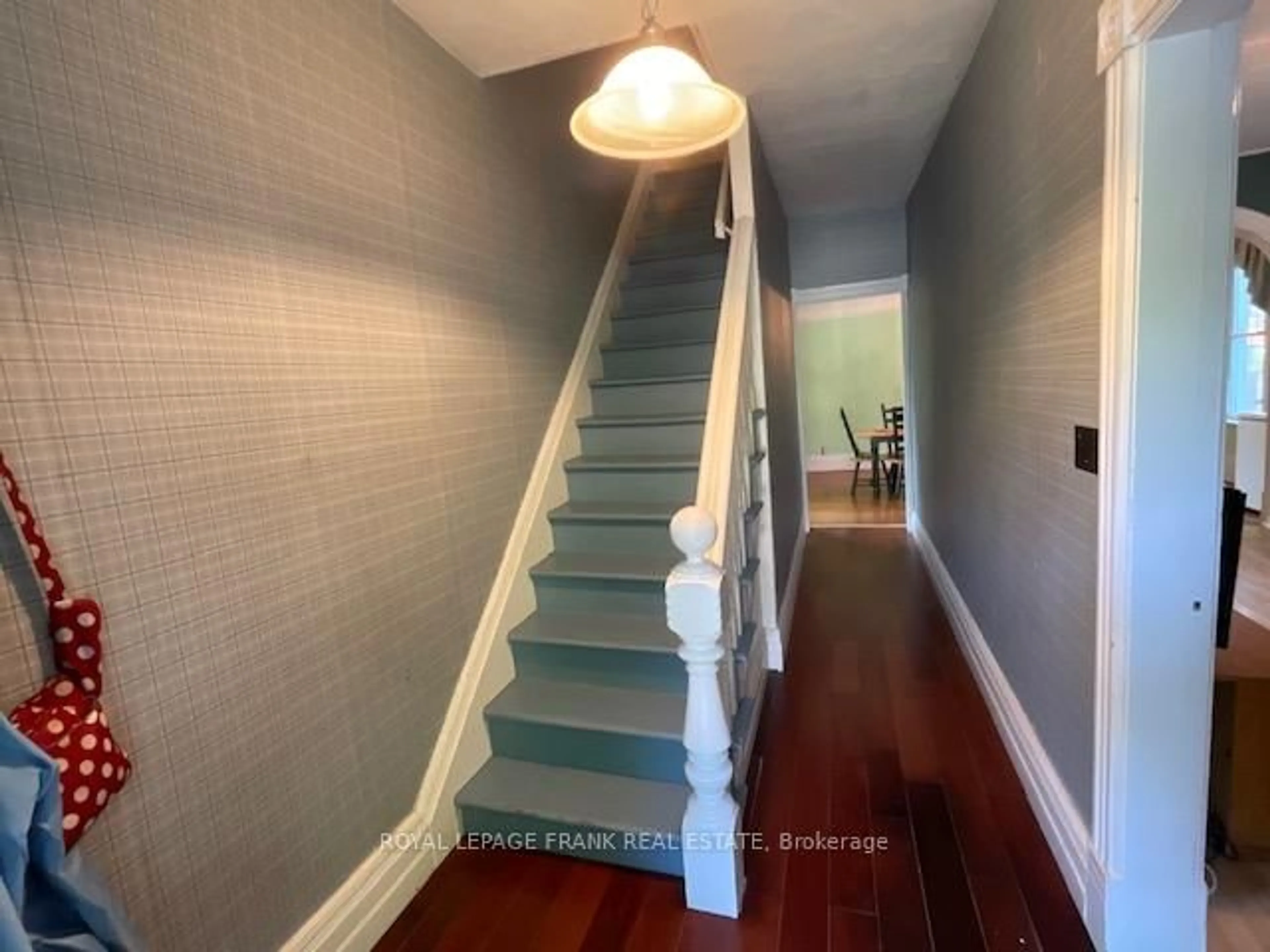 Stairs for 168 Rubidge St, Peterborough Central Ontario K9J 3N7