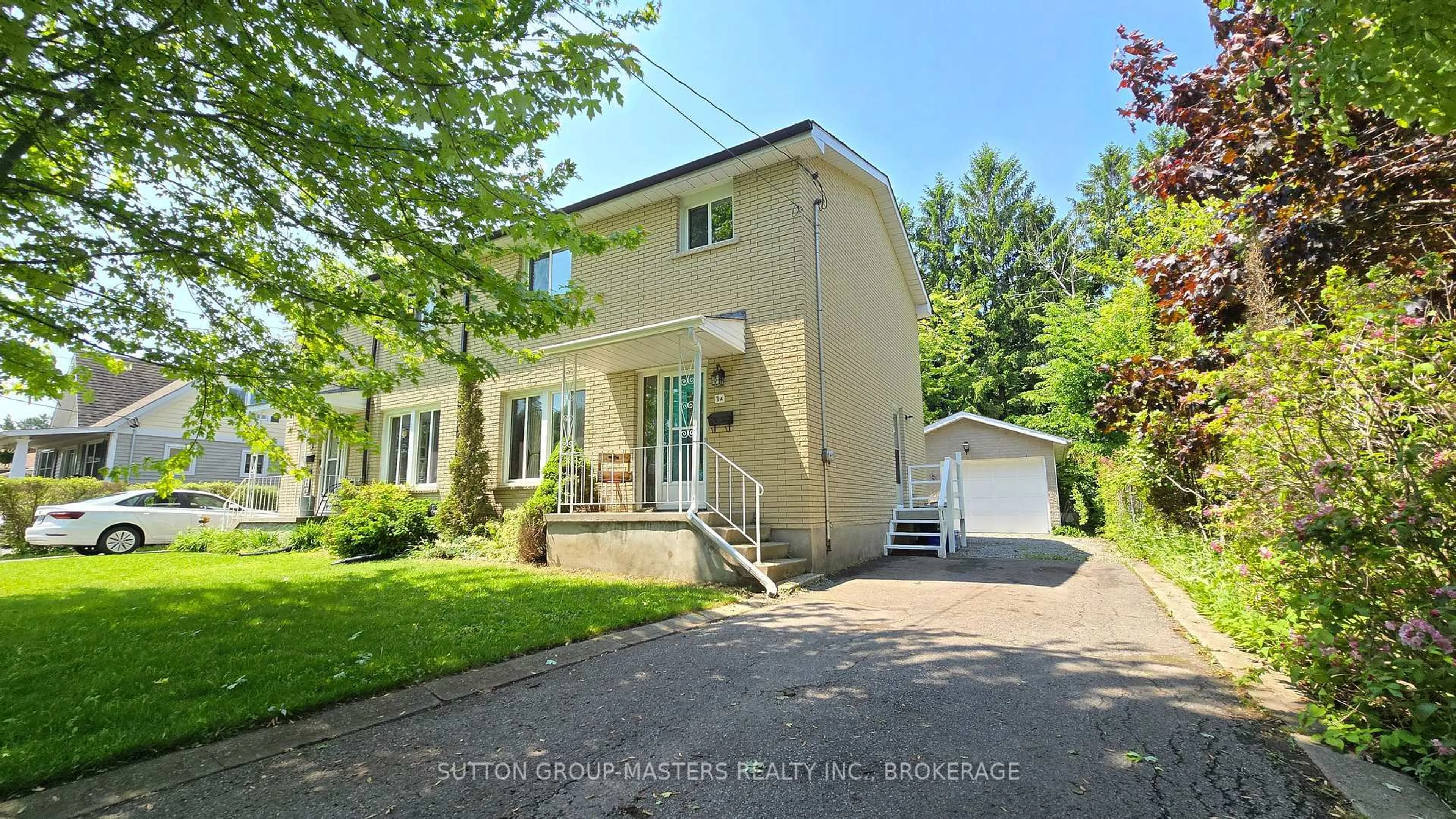 A pic from outside/outdoor area/front of a property/back of a property/a pic from drone, street for 7A BISHOP St, Kingston Ontario K7M 3P5