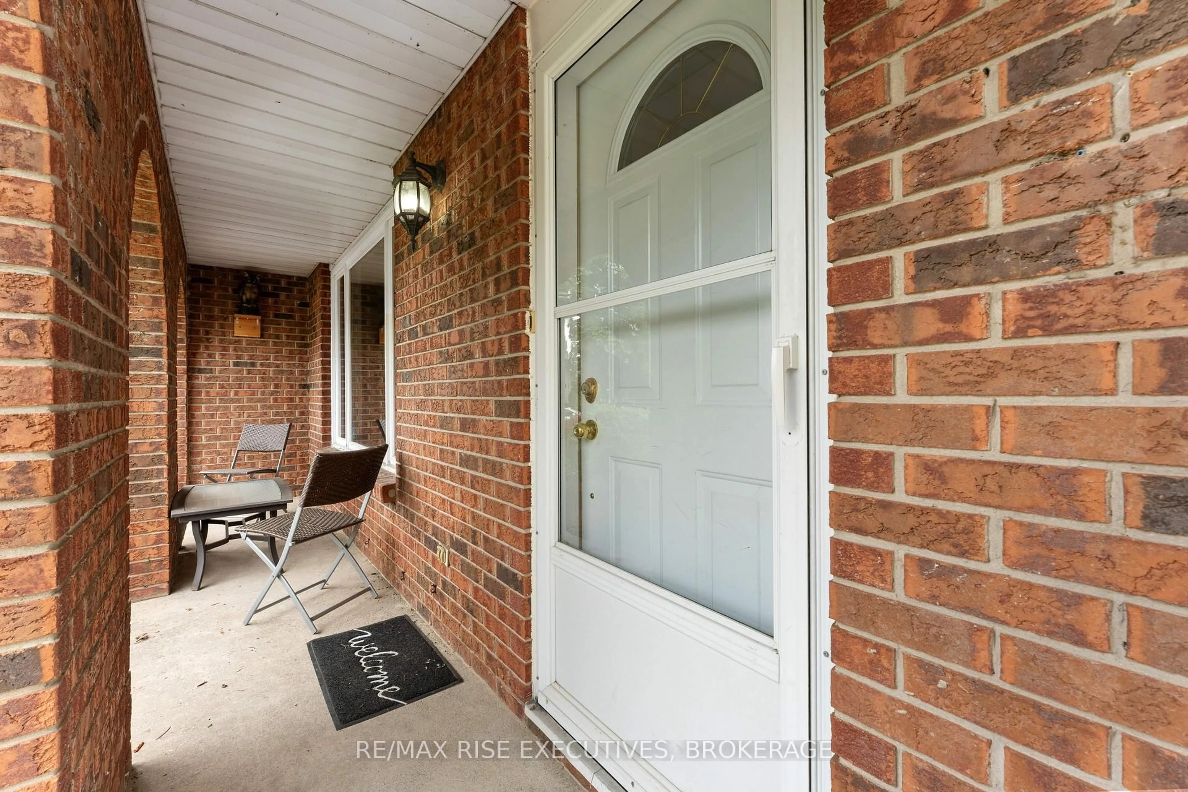 Indoor entryway for 24 RICHFIELD Pl, Kingston Ontario K7M 6Y2