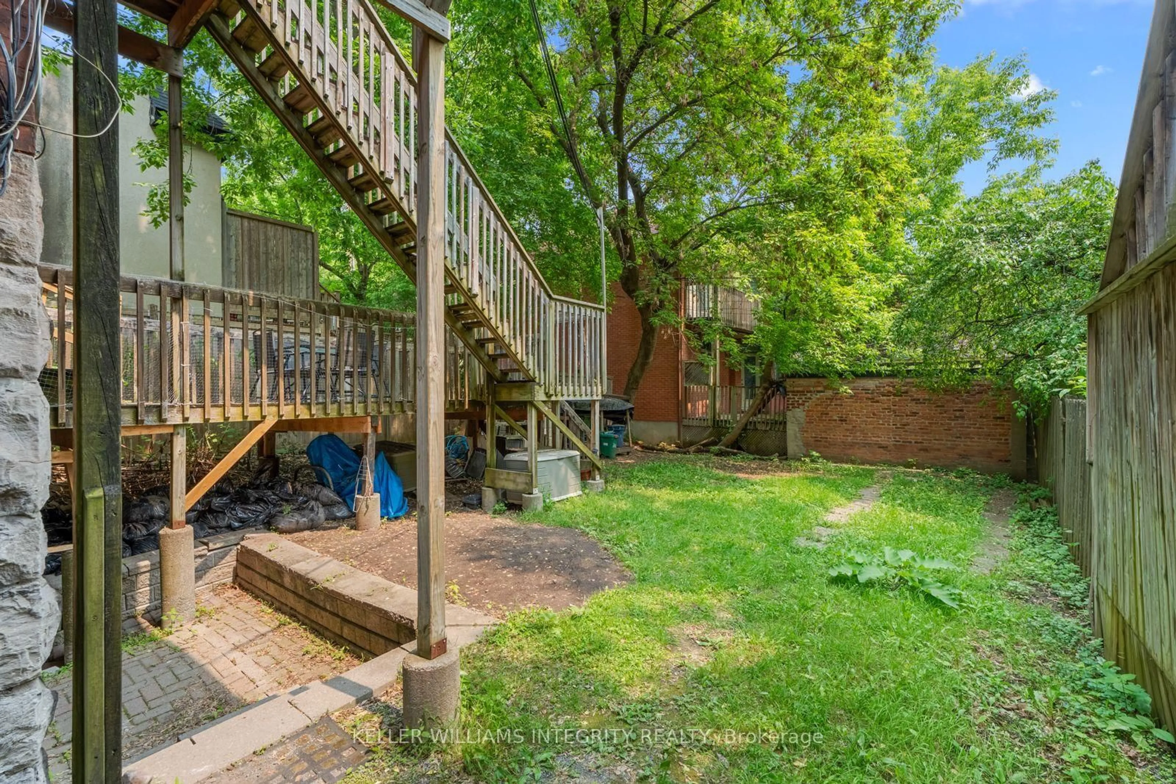 Patio, forest/trees view for 339 Chapel St, Ottawa Ontario K1N 7Z5