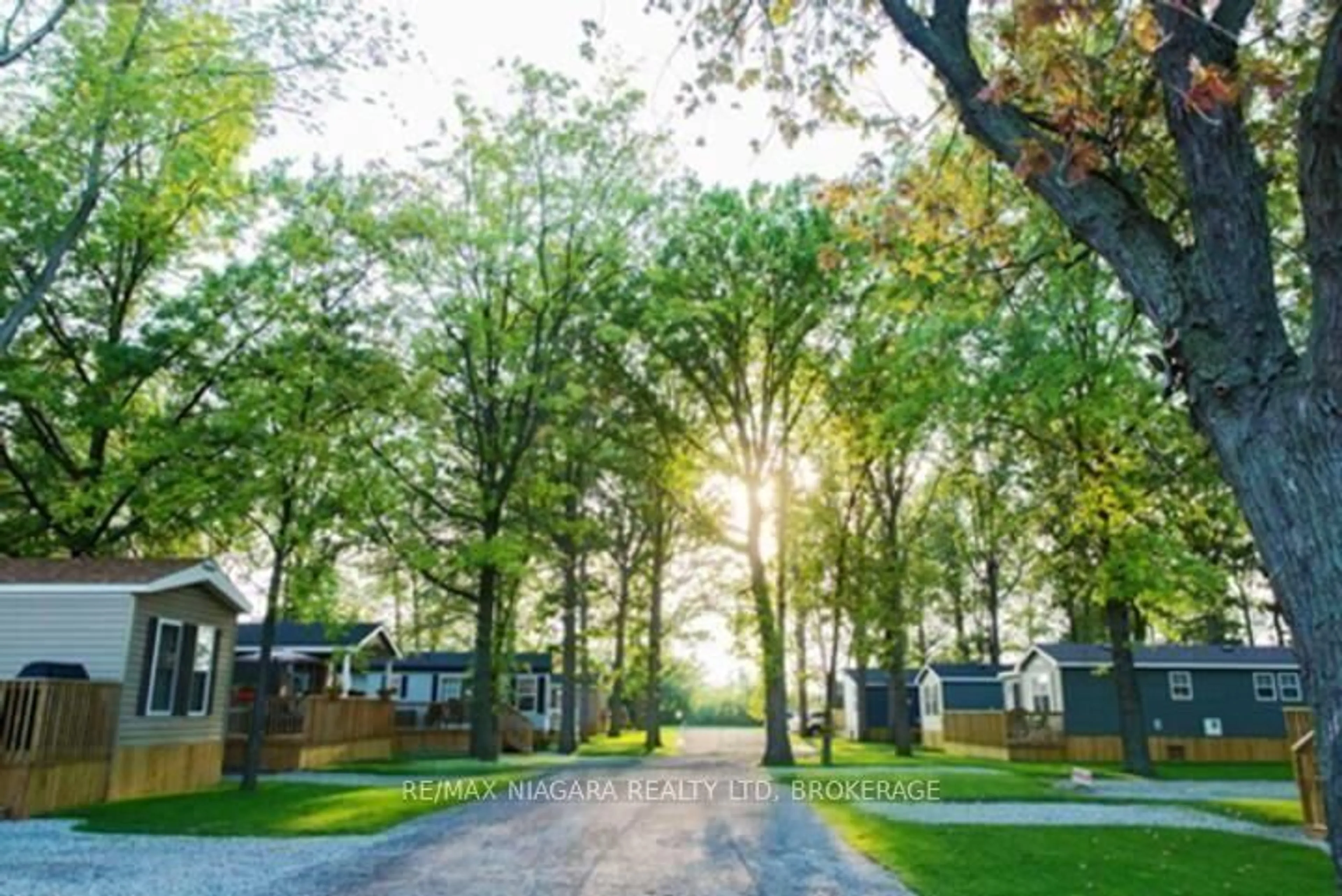 Patio, street for 1501 Line 8 Rd #226, Niagara-on-the-Lake Ontario L0S 1J0