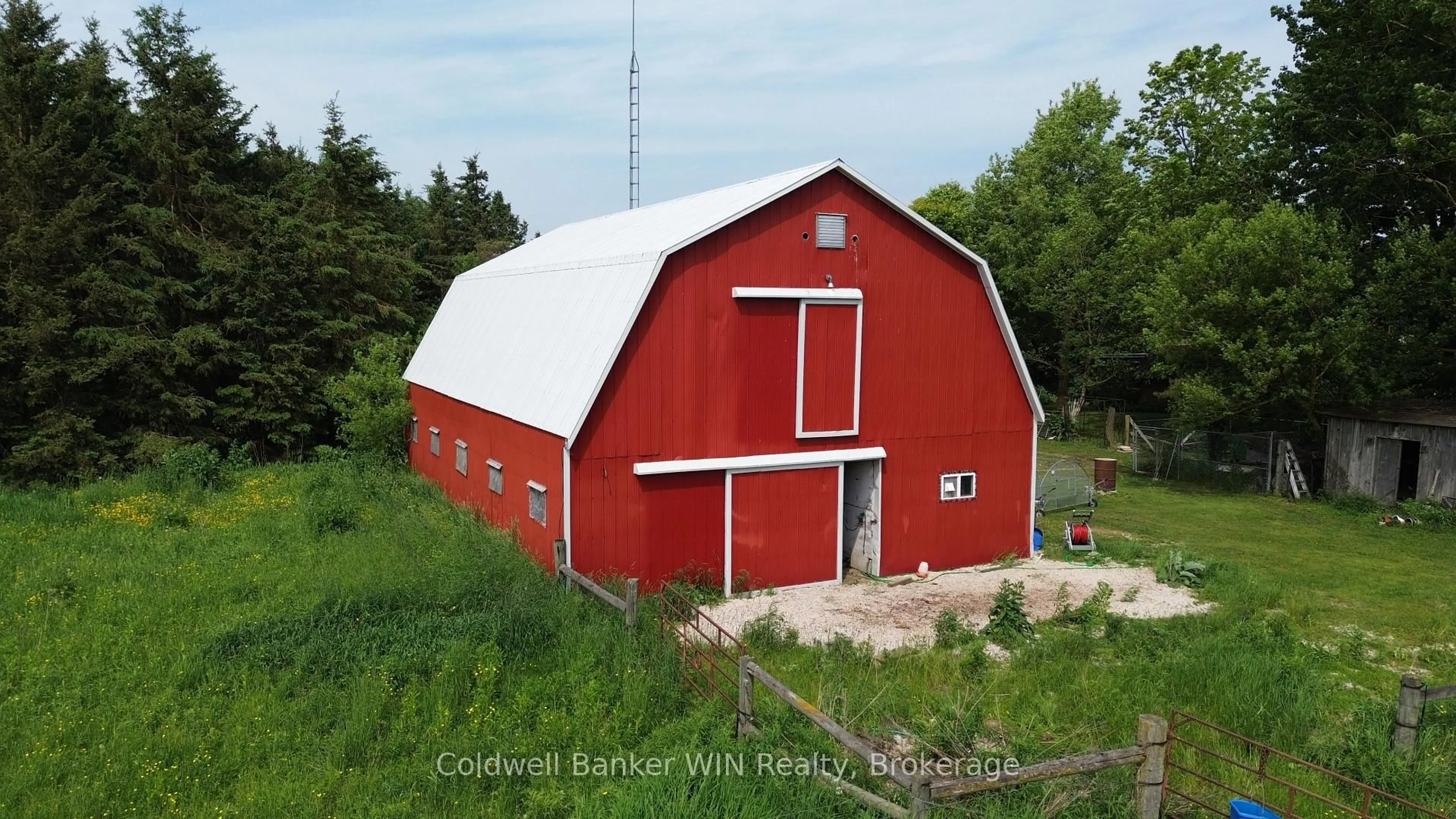 Shed for 031424 Southgate 3 Sdrd, Southgate Ontario N0G 2L0