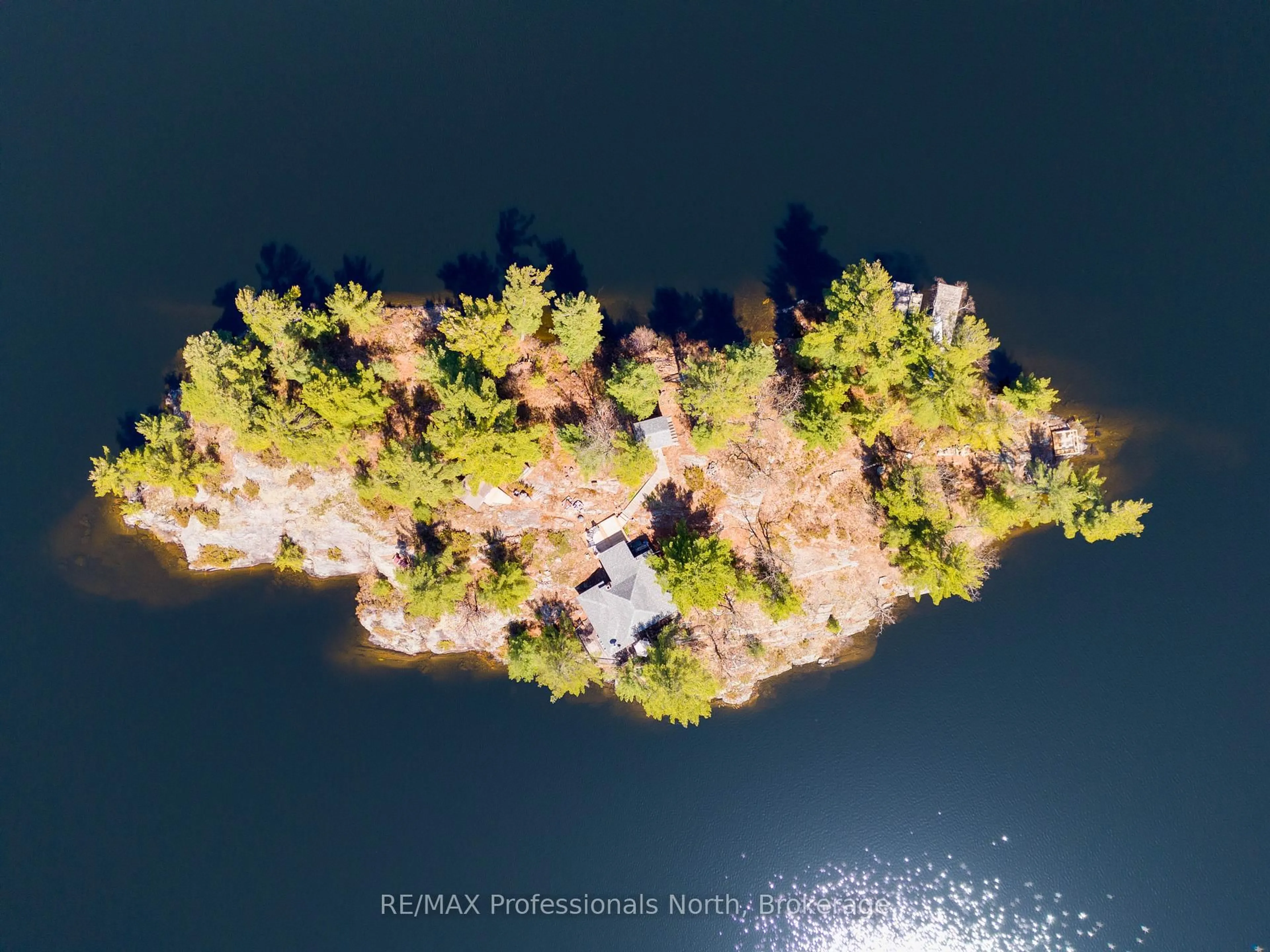 A pic from outside/outdoor area/front of a property/back of a property/a pic from drone, water/lake/river/ocean view for 0 1 2GL (GULL) Island, Gravenhurst Ontario P1P 1R1