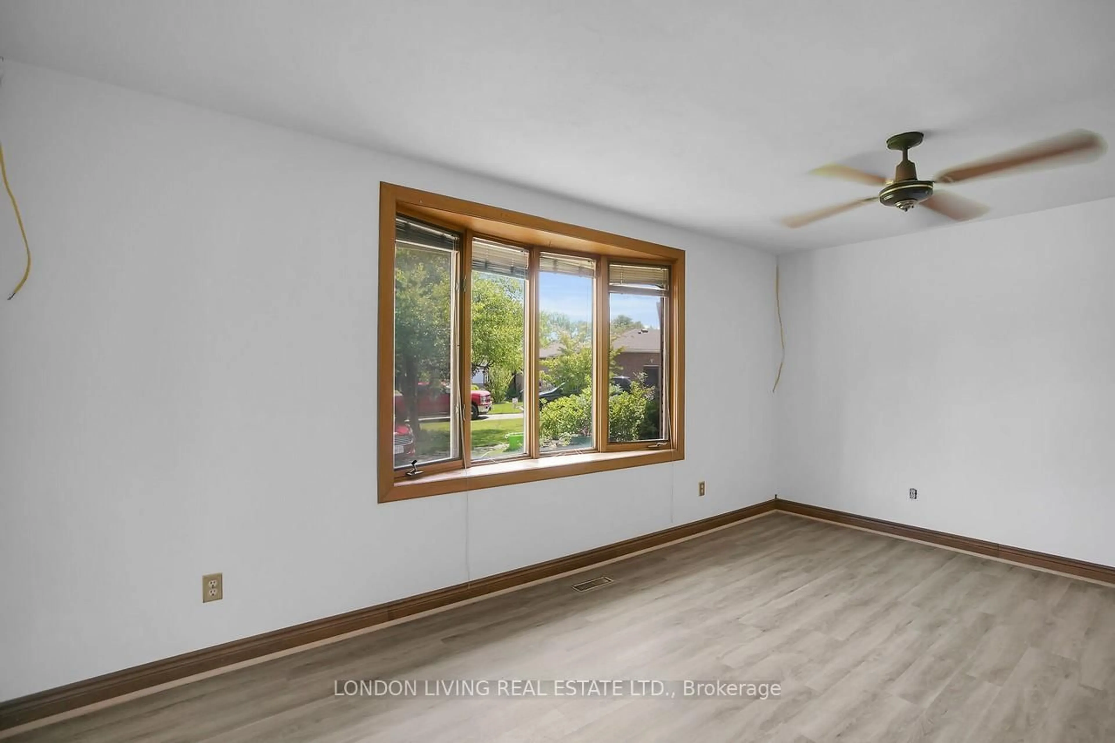 A pic of a room for 71 Sparta St, St. Thomas Ontario N5R 5H1