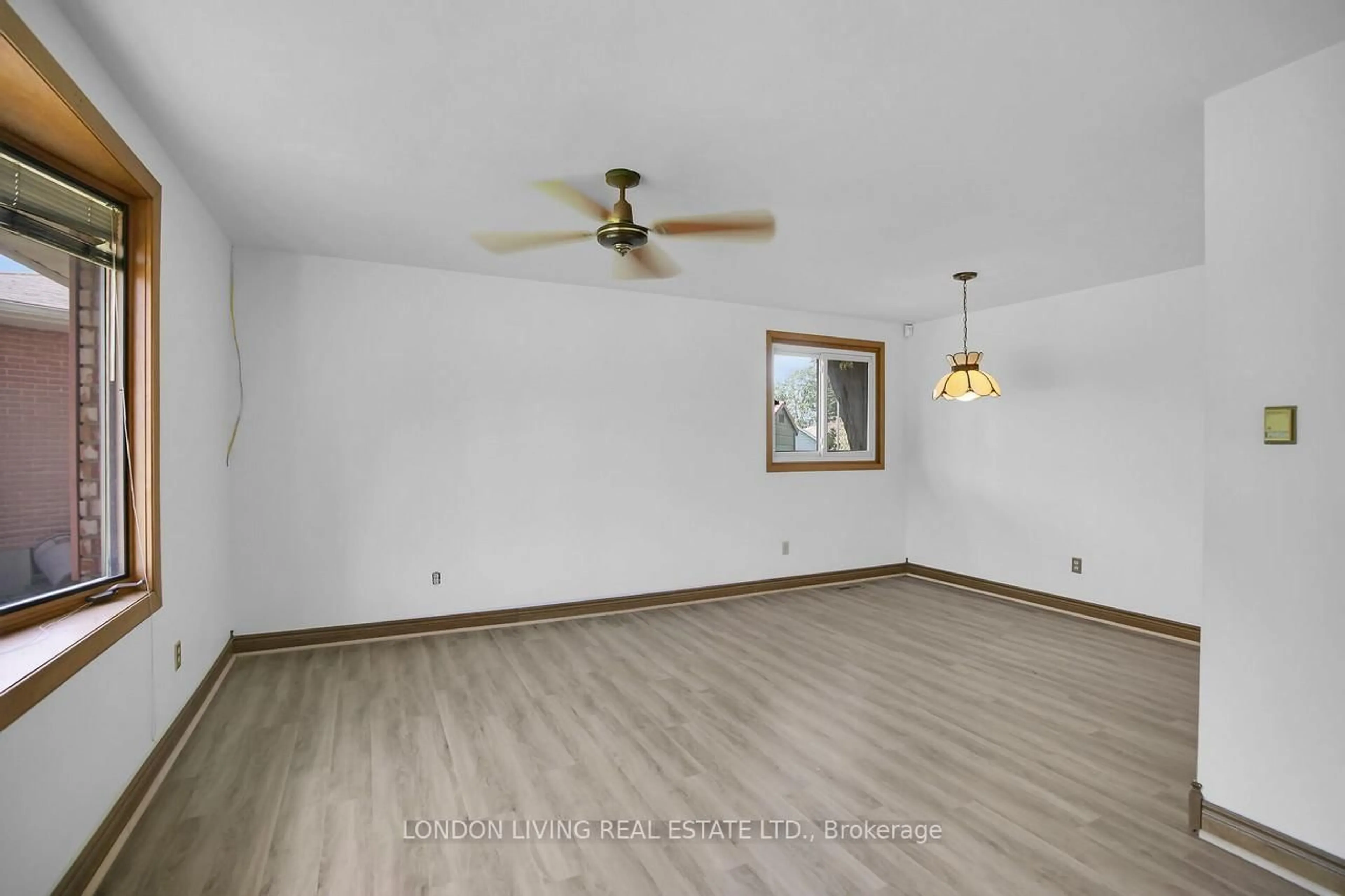 A pic of a room for 71 Sparta St, St. Thomas Ontario N5R 5H1