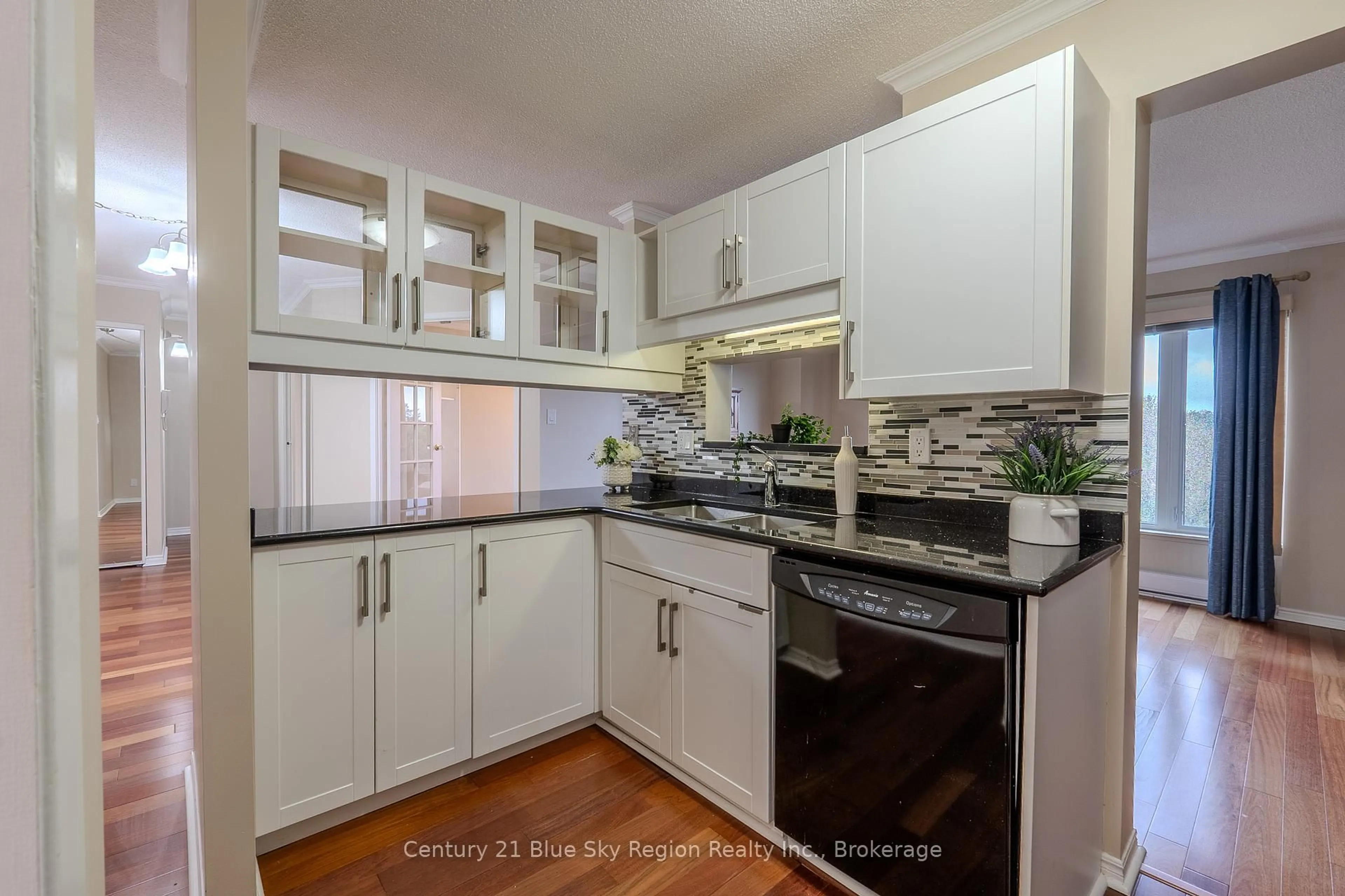 Standard kitchen, unknown for 116 Blair St #502, North Bay Ontario P1A 4E6