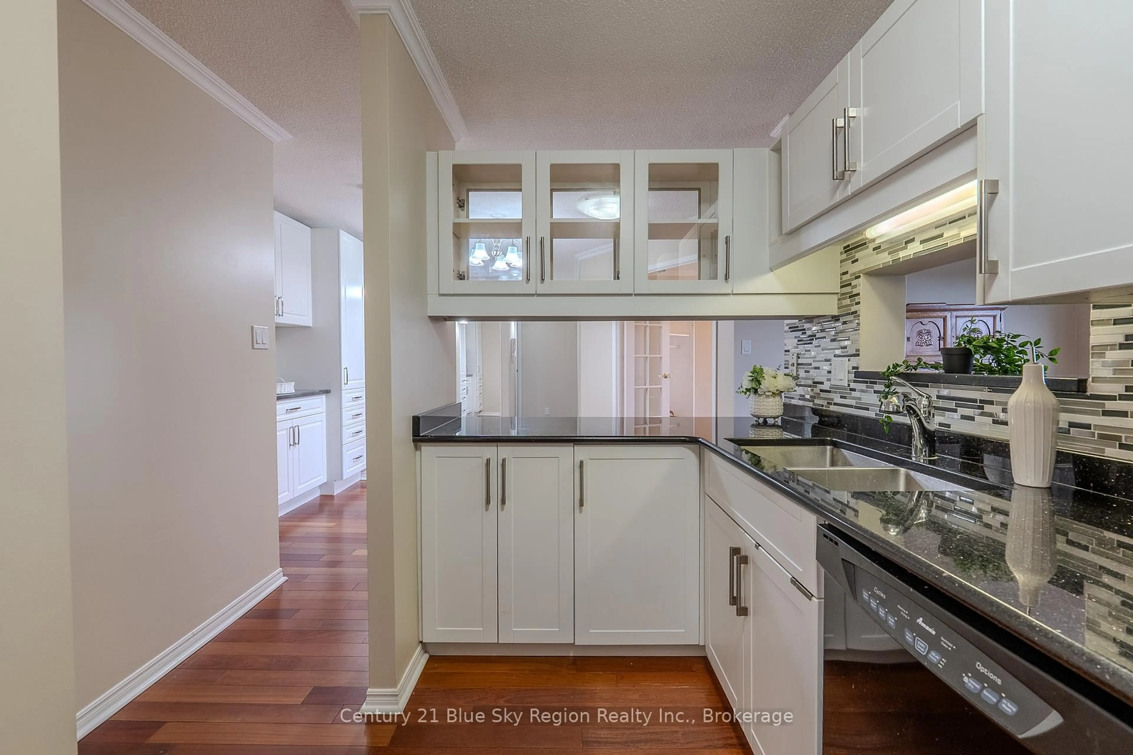 Standard kitchen, unknown for 116 Blair St #502, North Bay Ontario P1A 4E6