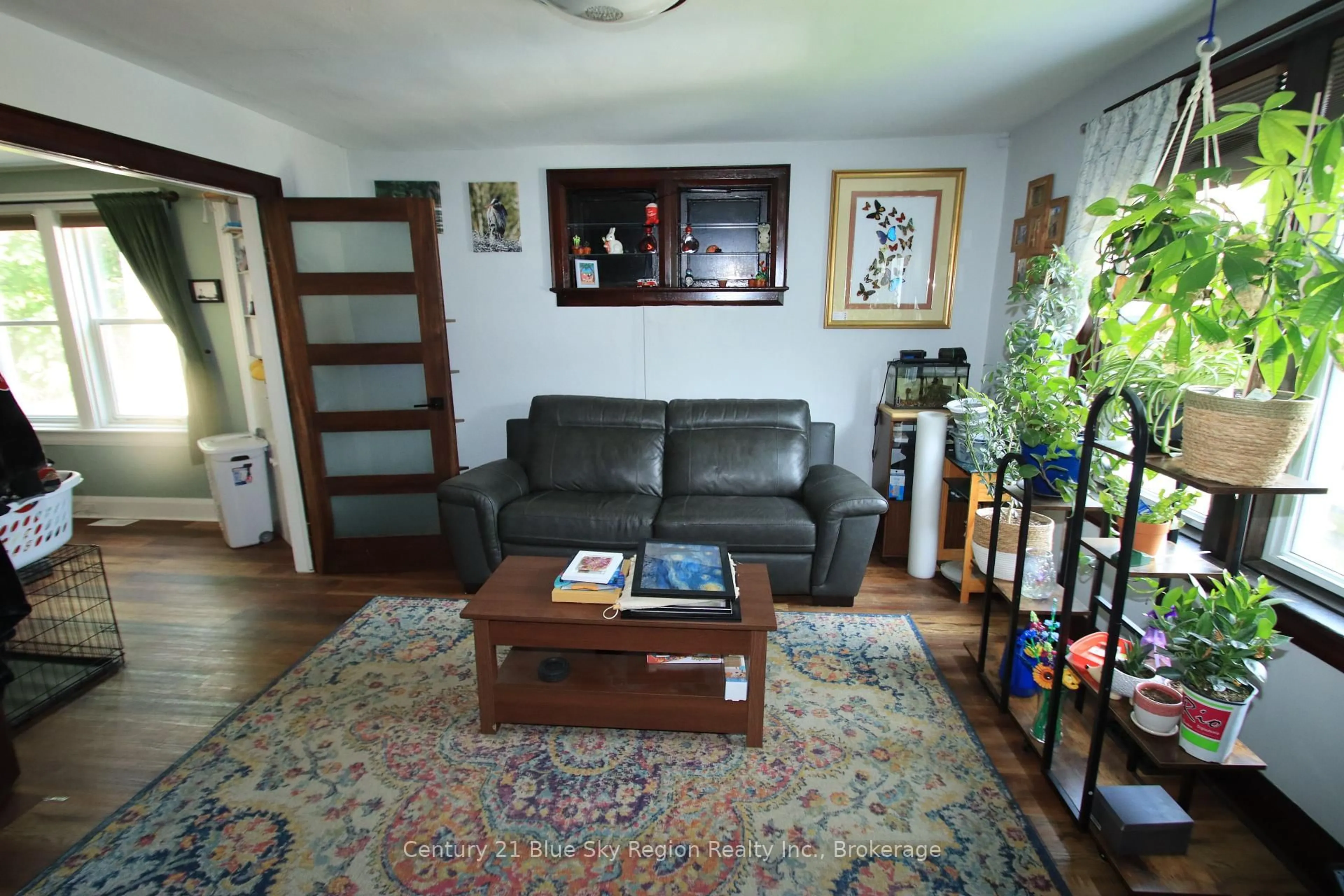 Living room with furniture, unknown for 275 Fifth Ave, North Bay Ontario P1B 1N7