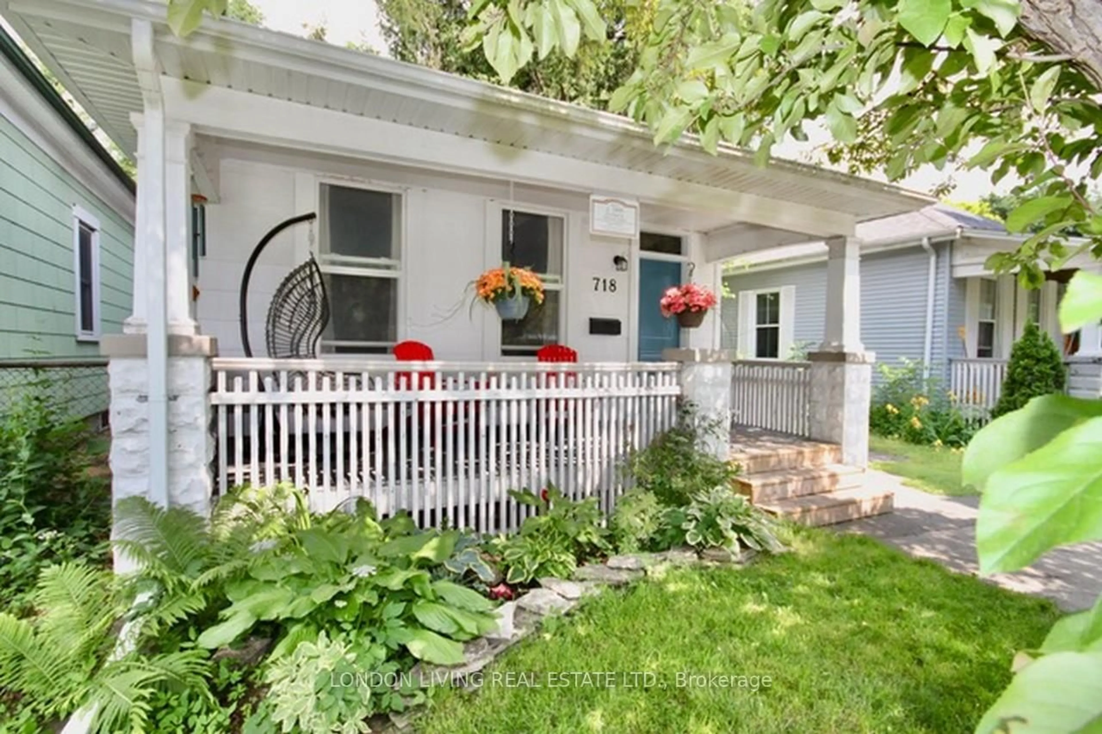 Patio, street for 718 William St, London East Ontario N5Y 2R4