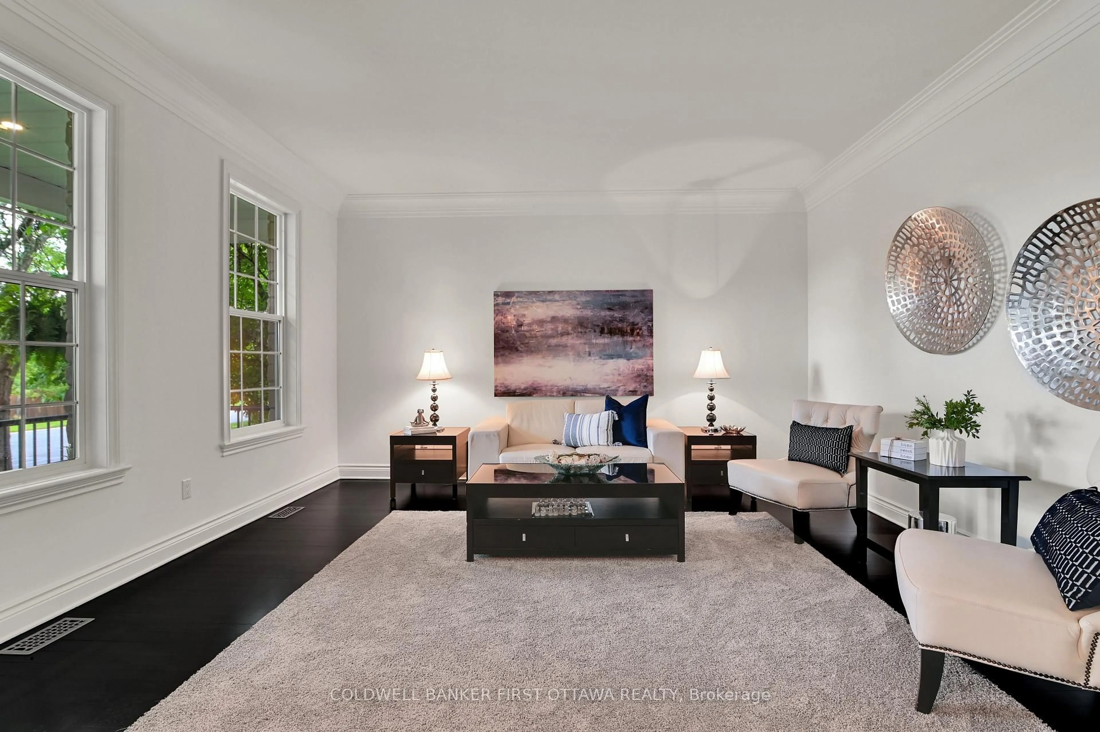 Living room with furniture, carpet floor for 18 CYPRESS Gdns, Stittsville Ontario K2S 1W6