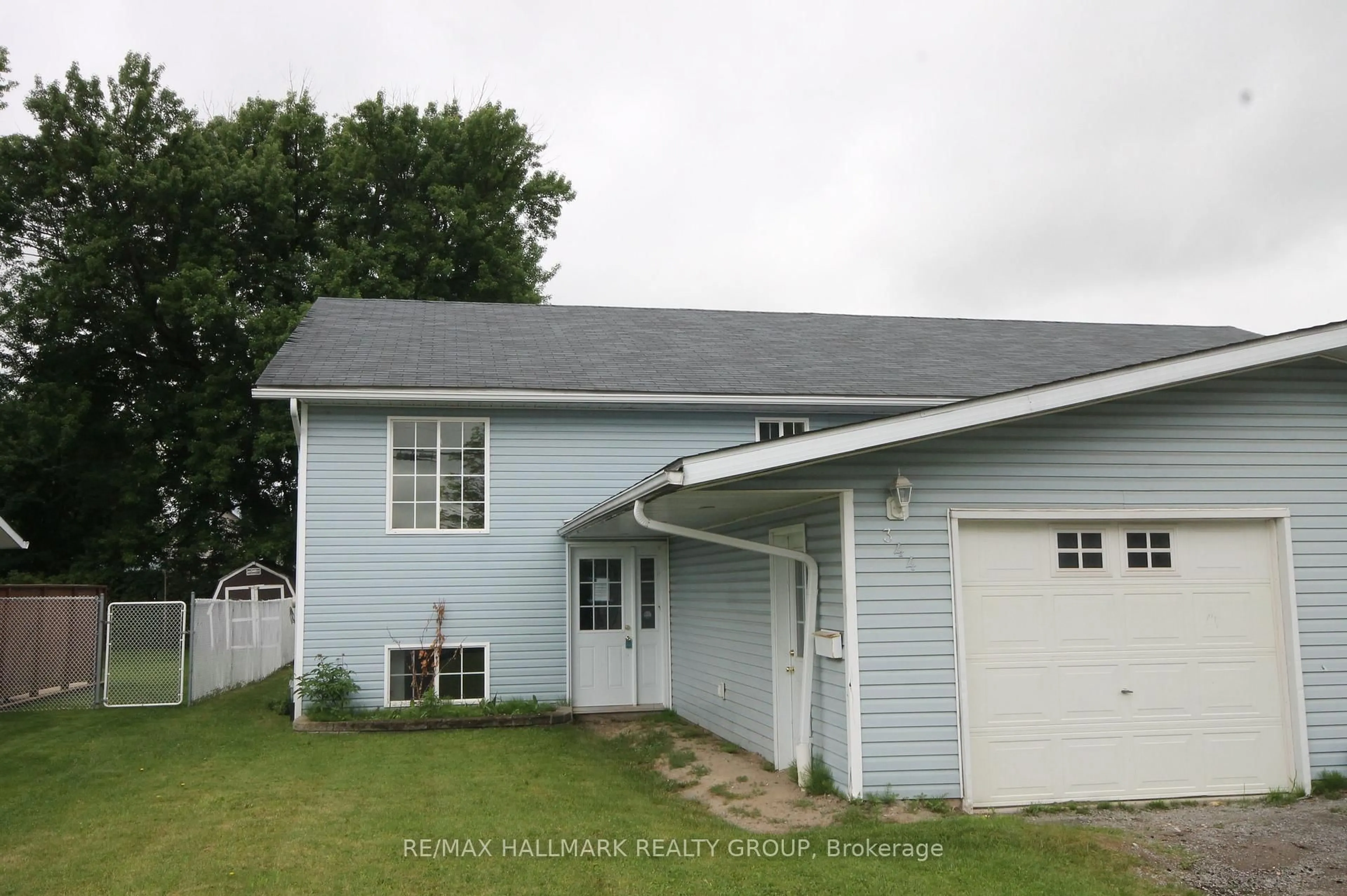 Home with vinyl exterior material, building for 344 JULIEN St, Pembroke Ontario K8A 3P9