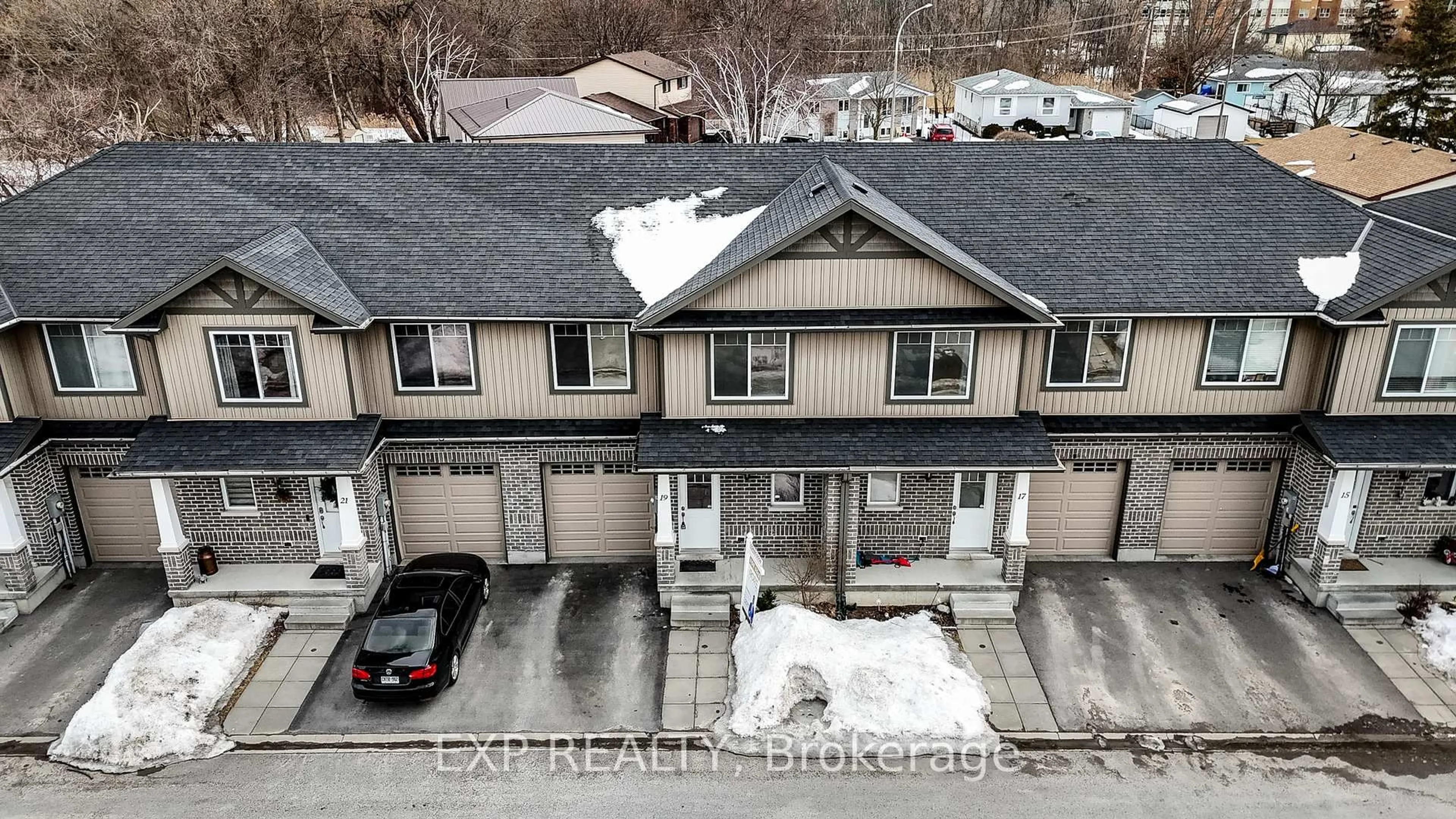 A pic from outside/outdoor area/front of a property/back of a property/a pic from drone, street for 19 Nottingham Crt, Quinte West Ontario K8V 0E7