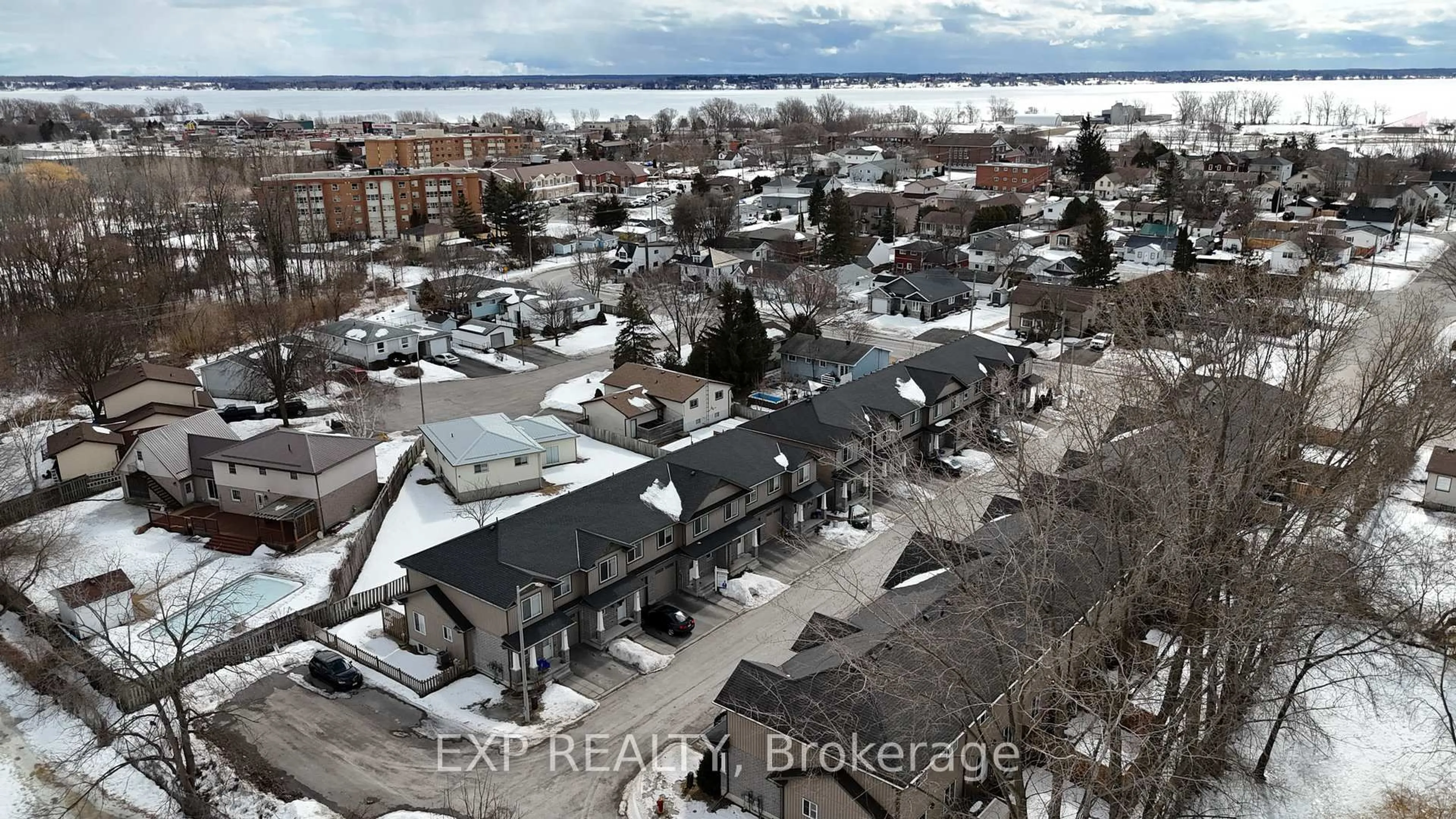 A pic from outside/outdoor area/front of a property/back of a property/a pic from drone, unknown for 19 Nottingham Crt, Quinte West Ontario K8V 0E7