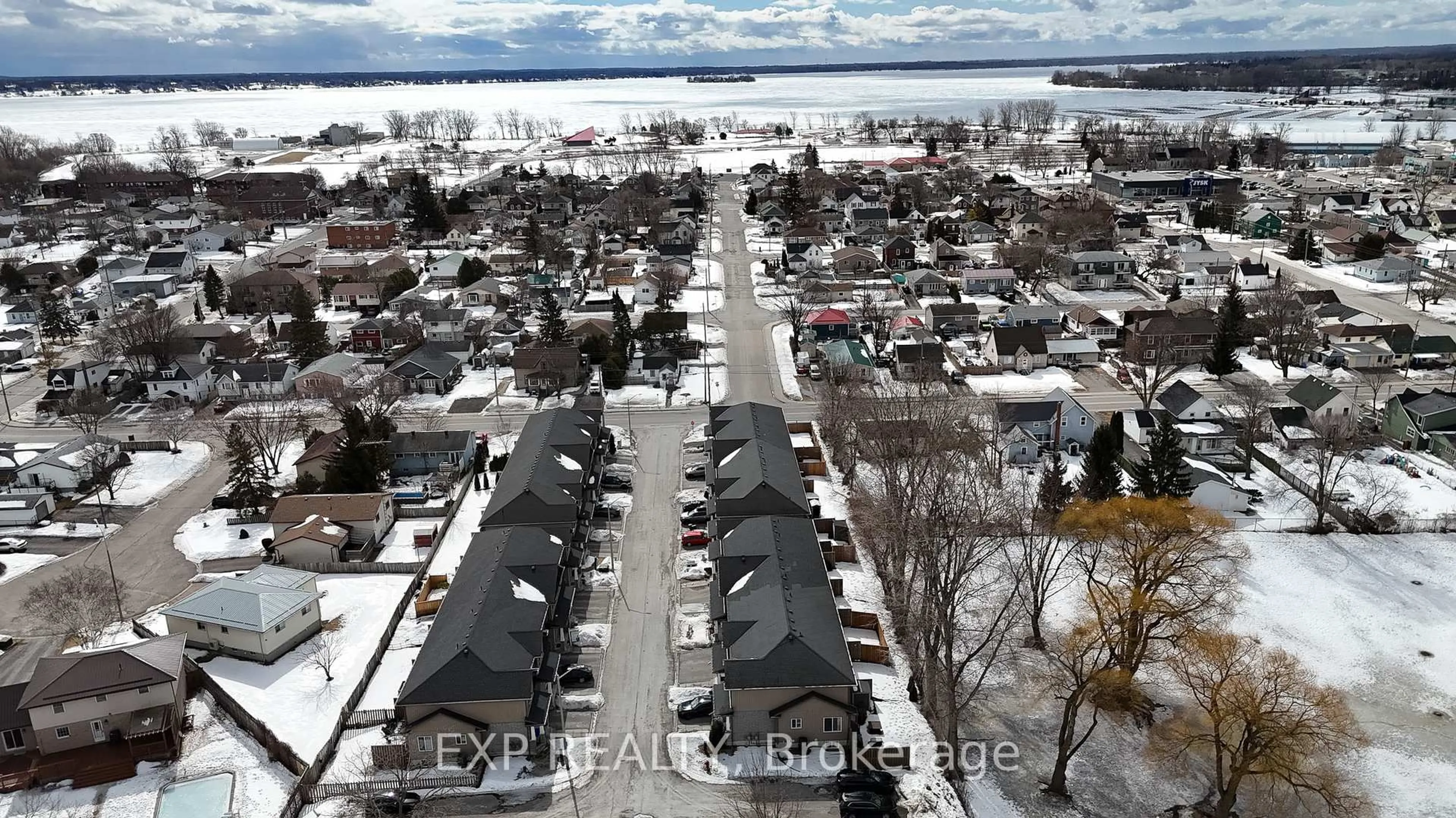 A pic from outside/outdoor area/front of a property/back of a property/a pic from drone, street for 19 Nottingham Crt, Quinte West Ontario K8V 0E7