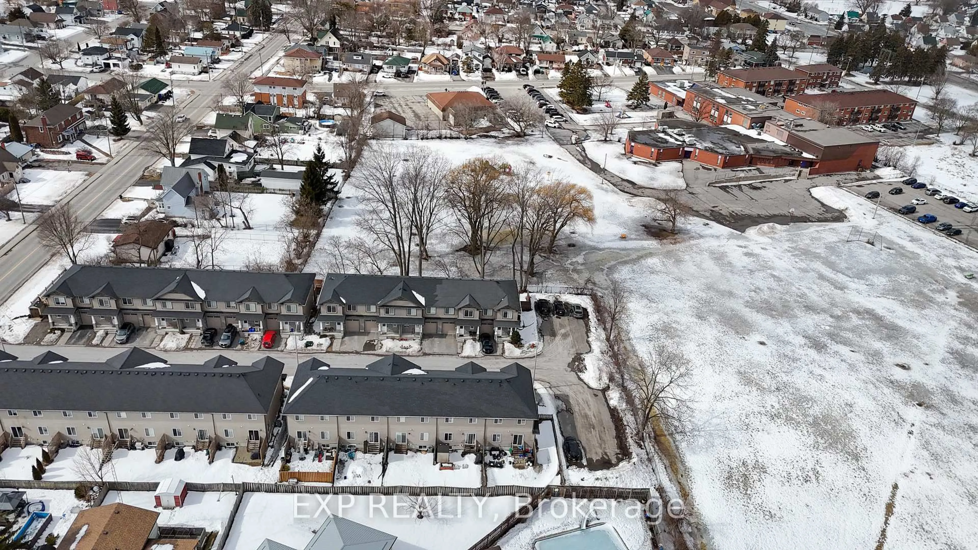 A pic from outside/outdoor area/front of a property/back of a property/a pic from drone, street for 19 Nottingham Crt, Quinte West Ontario K8V 0E7